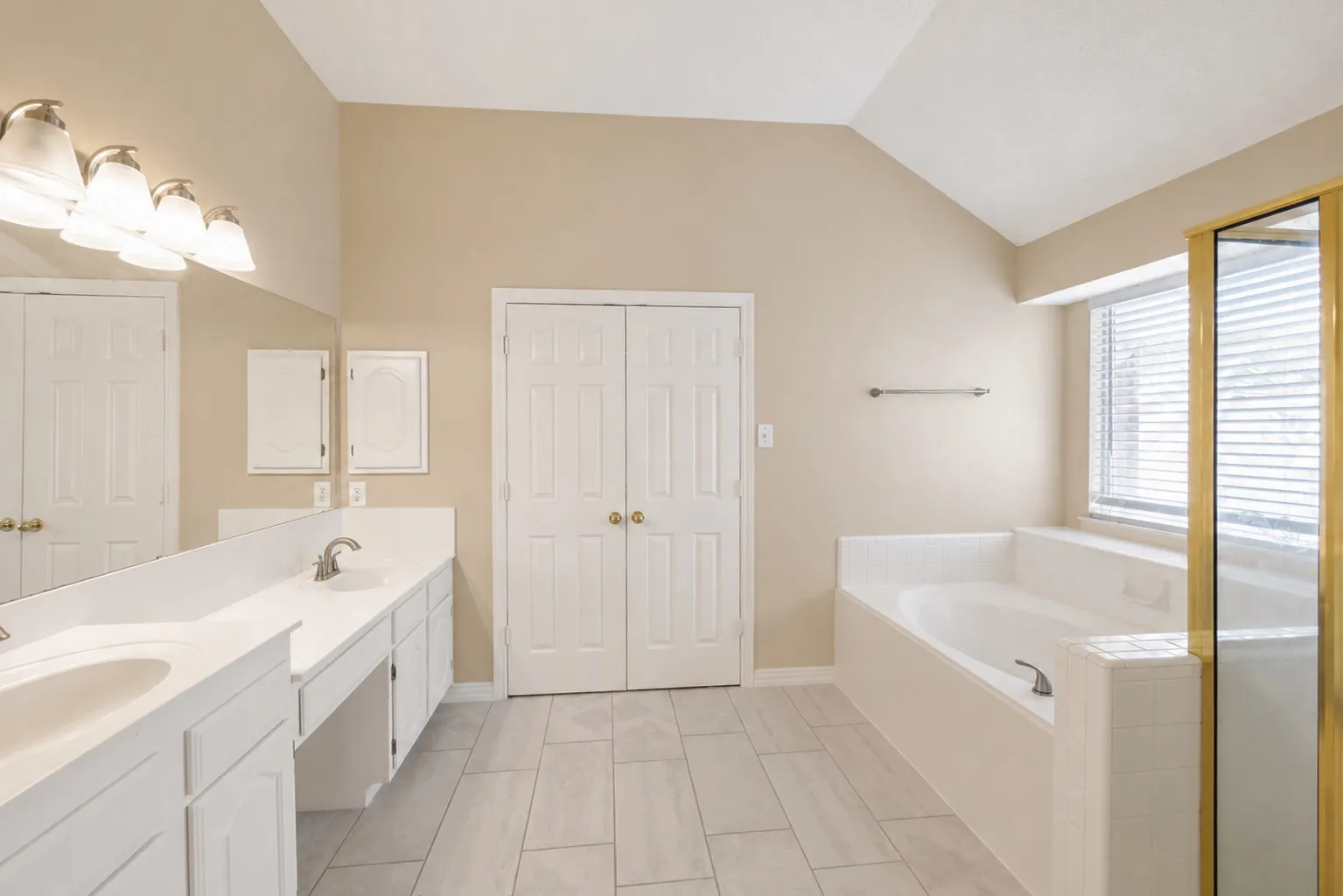 Single Family Residence For Rent in Collin County , 5605 Belle Chasse Lane, Frisco, Texas 75035, 4 Bedroom, 2 Bathroom, 2 Garage spaces, 2,157 Sqft, built in 1995, mls#21324844, Real Estate Agent in Frisco, Homes For Rent in Collin county, Homes For Rent in Frisco, Realtor in Frisco Texas, Real Estate Brokerage Independent Realty Texas, Luminita Cordes Realtor