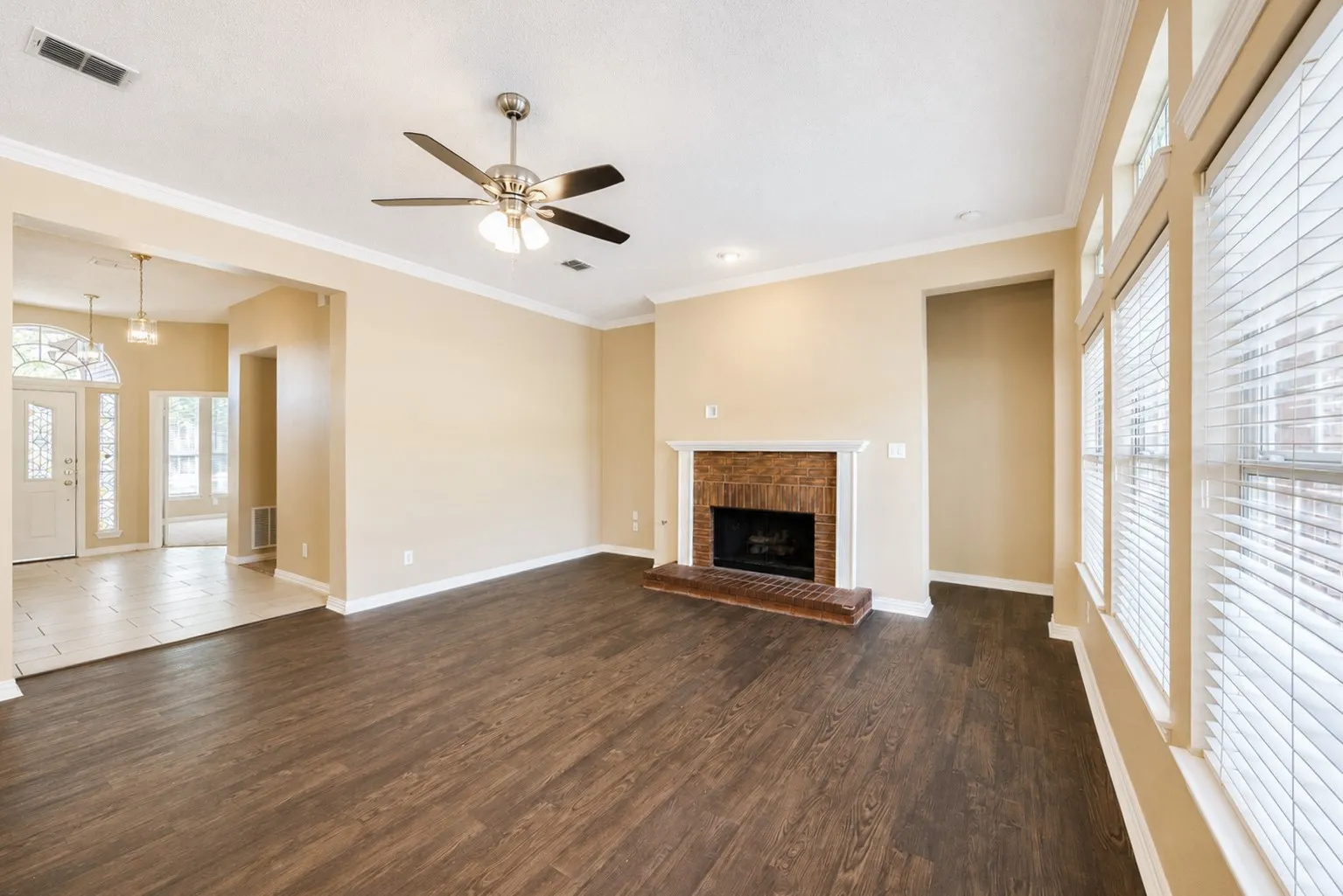 Single Family Residence For Rent in Collin County , 5605 Belle Chasse Lane, Frisco, Texas 75035, 4 Bedroom, 2 Bathroom, 2 Garage spaces, 2,157 Sqft, built in 1995, mls#21324844, Real Estate Agent in Frisco, Homes For Rent in Collin county, Homes For Rent in Frisco, Realtor in Frisco Texas, Real Estate Brokerage Independent Realty Texas, Luminita Cordes Realtor