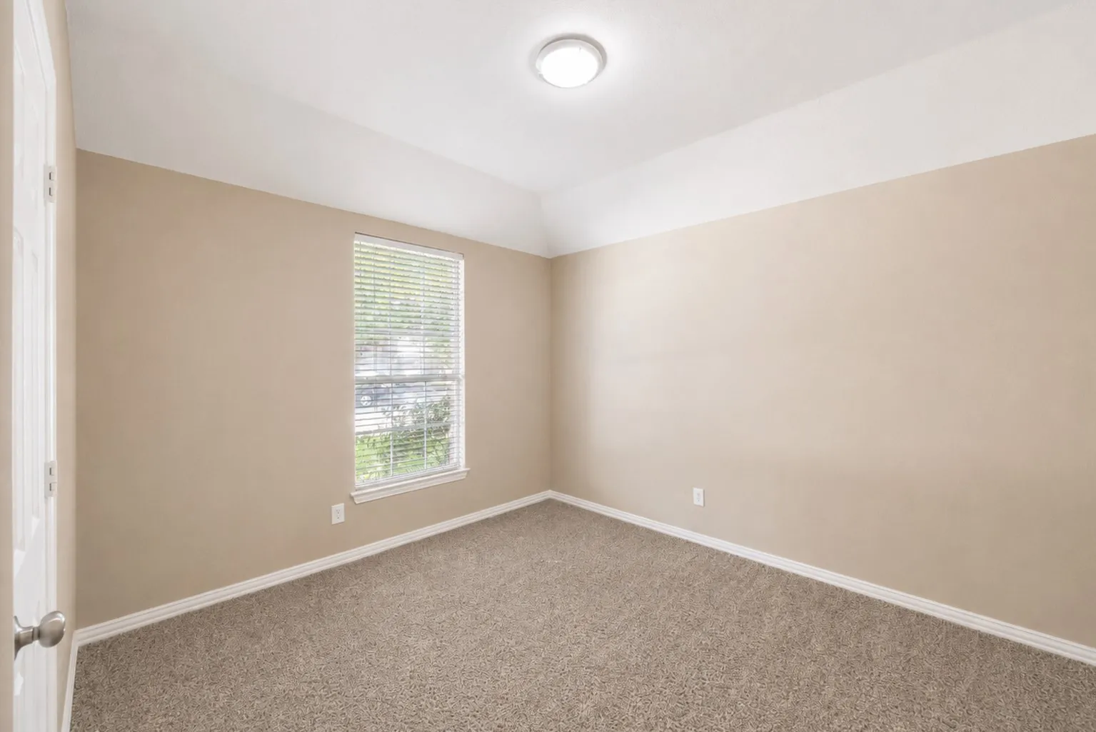 Single Family Residence For Rent in Collin County , 5605 Belle Chasse Lane, Frisco, Texas 75035, 4 Bedroom, 2 Bathroom, 2 Garage spaces, 2,157 Sqft, built in 1995, mls#21324844, Real Estate Agent in Frisco, Homes For Rent in Collin county, Homes For Rent in Frisco, Realtor in Frisco Texas, Real Estate Brokerage Independent Realty Texas, Luminita Cordes Realtor