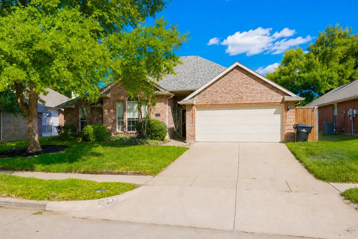 Single Family Residence For Rent in Collin County , 5605 Belle Chasse Lane, Frisco, Texas 75035, 4 Bedroom, 2 Bathroom, 2 Garage spaces, 2,157 Sqft, built in 1995, mls#21324844, Real Estate Agent in Frisco, Homes For Rent in Collin county, Homes For Rent in Frisco, Realtor in Frisco Texas, Real Estate Brokerage Independent Realty Texas, Luminita Cordes Realtor