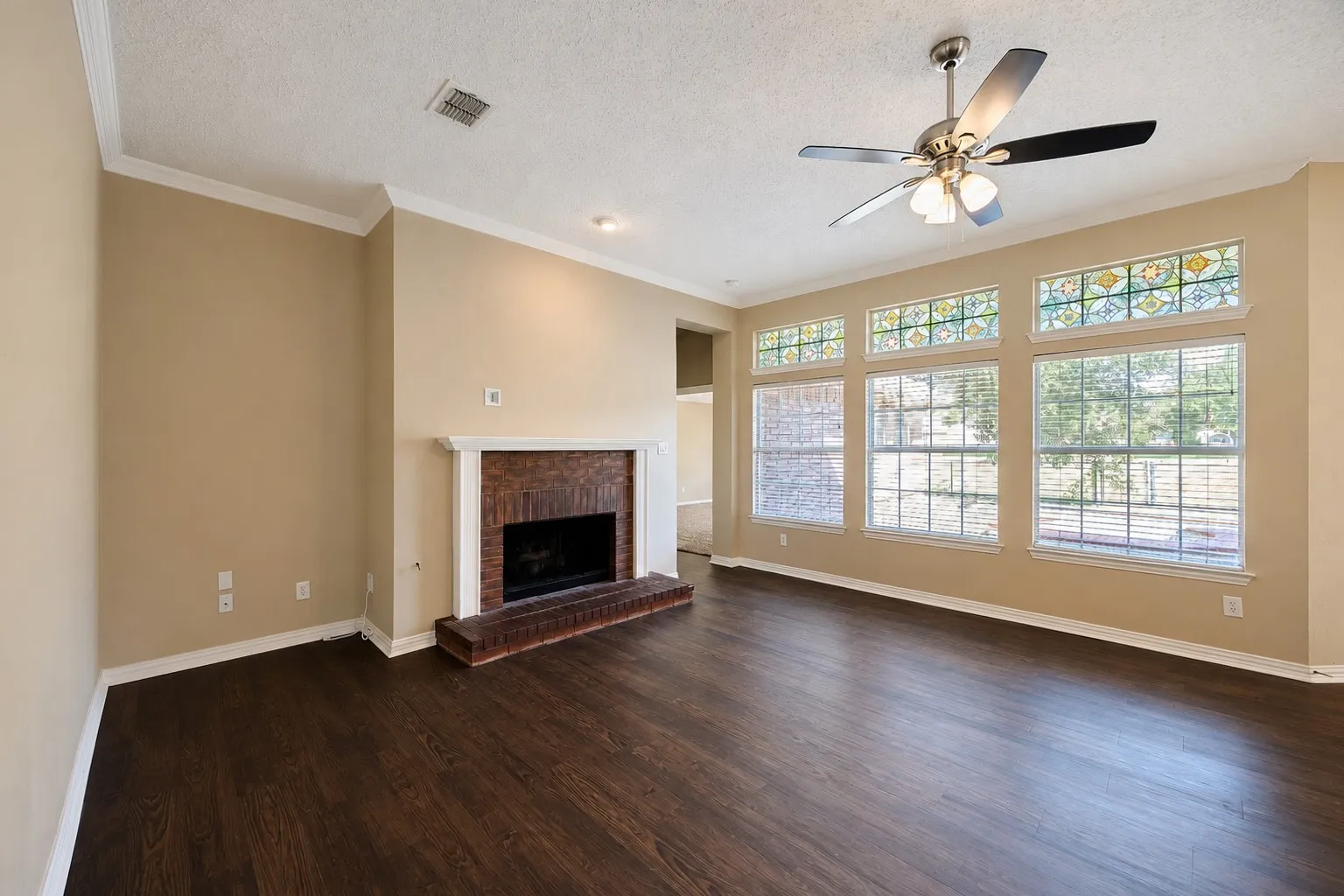 Single Family Residence For Rent in Collin County , 5605 Belle Chasse Lane, Frisco, Texas 75035, 4 Bedroom, 2 Bathroom, 2 Garage spaces, 2,157 Sqft, built in 1995, mls#21324844, Real Estate Agent in Frisco, Homes For Rent in Collin county, Homes For Rent in Frisco, Realtor in Frisco Texas, Real Estate Brokerage Independent Realty Texas, Luminita Cordes Realtor