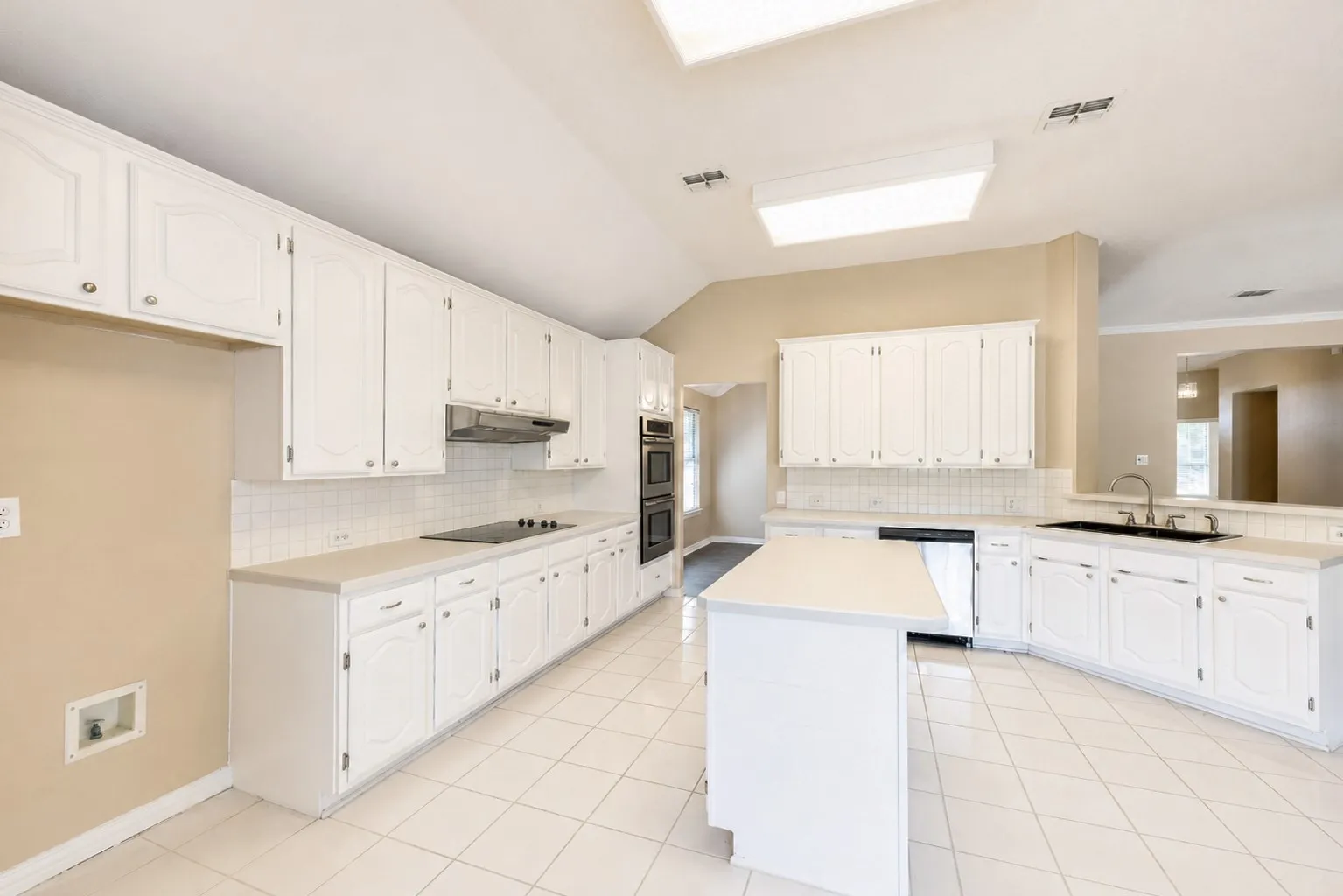 Single Family Residence For Rent in Collin County , 5605 Belle Chasse Lane, Frisco, Texas 75035, 4 Bedroom, 2 Bathroom, 2 Garage spaces, 2,157 Sqft, built in 1995, mls#21324844, Real Estate Agent in Frisco, Homes For Rent in Collin county, Homes For Rent in Frisco, Realtor in Frisco Texas, Real Estate Brokerage Independent Realty Texas, Luminita Cordes Realtor
