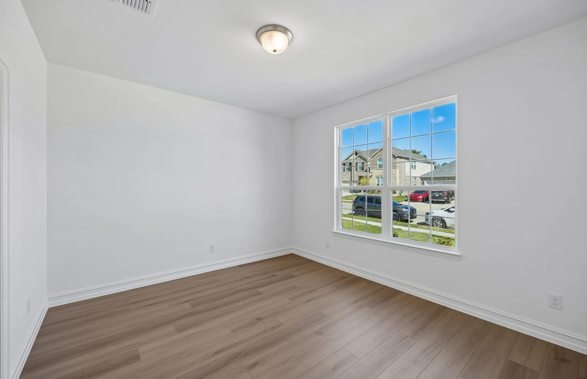 Spacious secondary bedroom
