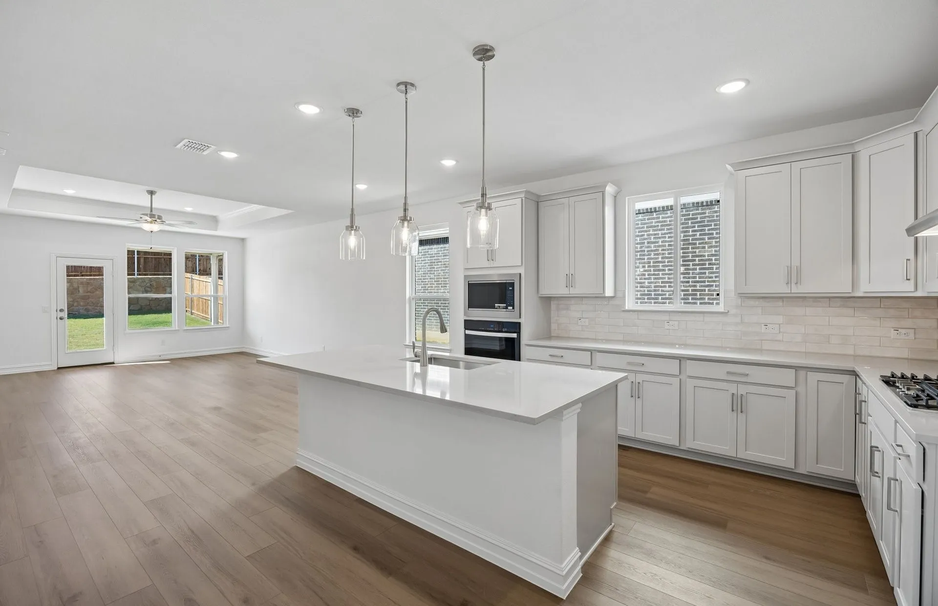 Eat-in bartop kitchen island