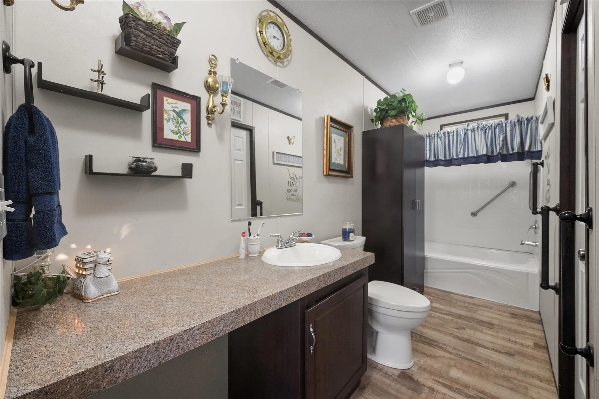Manufactured Home For Sale in Navarro County , 202 N 3rd Street E, Dawson, Texas 76639, 3 Bedroom, 2 Bathroom, Garage spaces, 1,440 Sqft, built in 2017, mls#21321409, Real Estate Agent in Dawson, Homes For Sale in Navarro county, Homes For Sale in Dawson, Realtor in Dawson Texas, Real Estate Brokerage Independent Realty Texas, Luminita Cordes Realtor