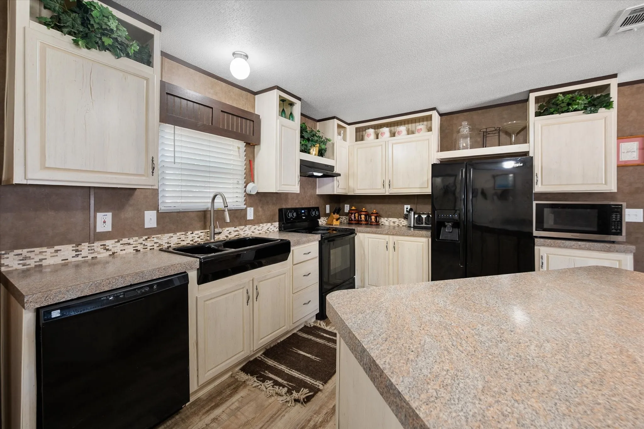 Manufactured Home For Sale in Navarro County , 202 N 3rd Street E, Dawson, Texas 76639, 3 Bedroom, 2 Bathroom, Garage spaces, 1,440 Sqft, built in 2017, mls#21321409, Real Estate Agent in Dawson, Homes For Sale in Navarro county, Homes For Sale in Dawson, Realtor in Dawson Texas, Real Estate Brokerage Independent Realty Texas, Luminita Cordes Realtor
