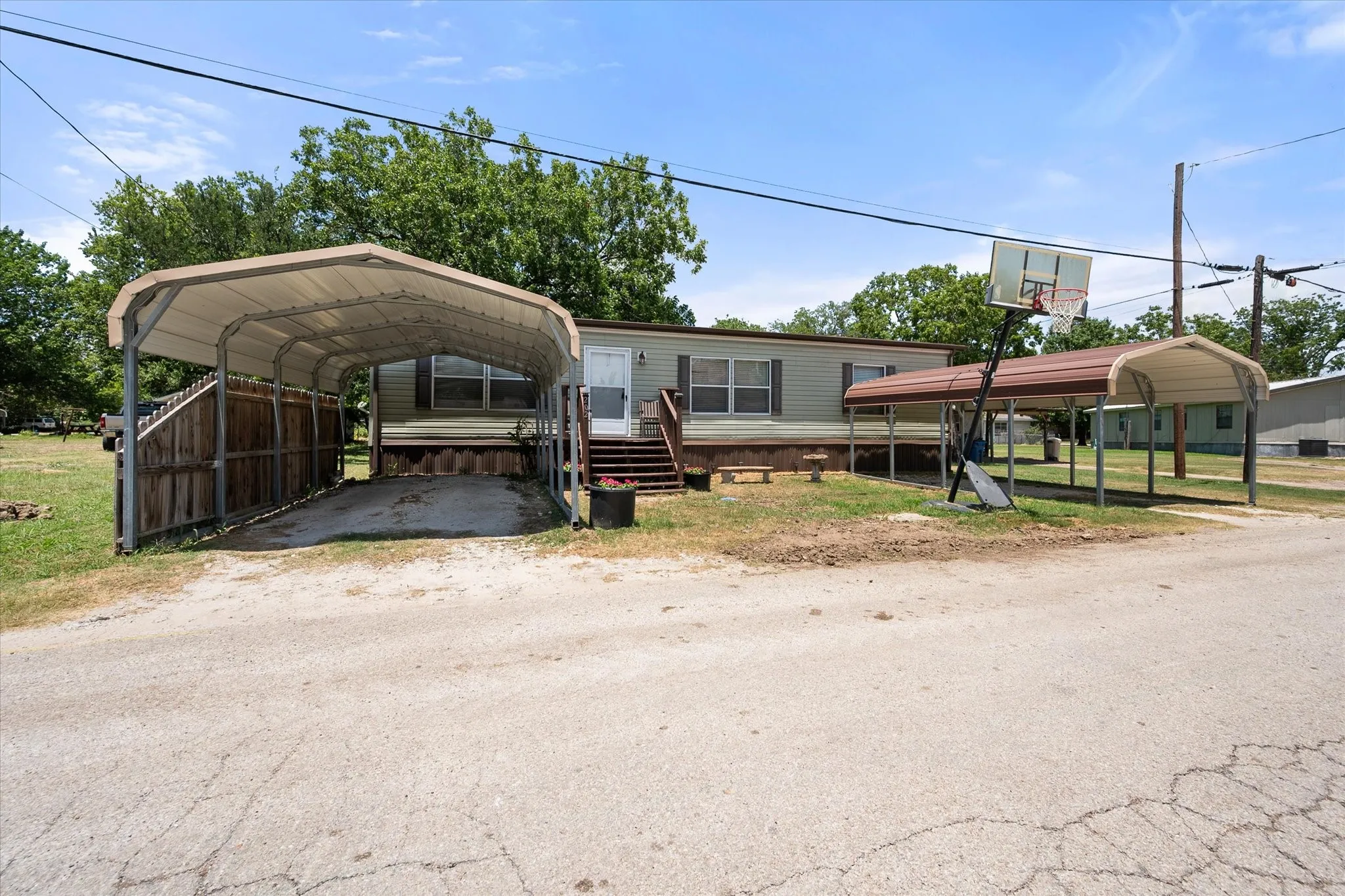 Manufactured Home For Sale in Navarro County , 202 N 3rd Street E, Dawson, Texas 76639, 3 Bedroom, 2 Bathroom, Garage spaces, 1,440 Sqft, built in 2017, mls#21321409, Real Estate Agent in Dawson, Homes For Sale in Navarro county, Homes For Sale in Dawson, Realtor in Dawson Texas, Real Estate Brokerage Independent Realty Texas, Luminita Cordes Realtor