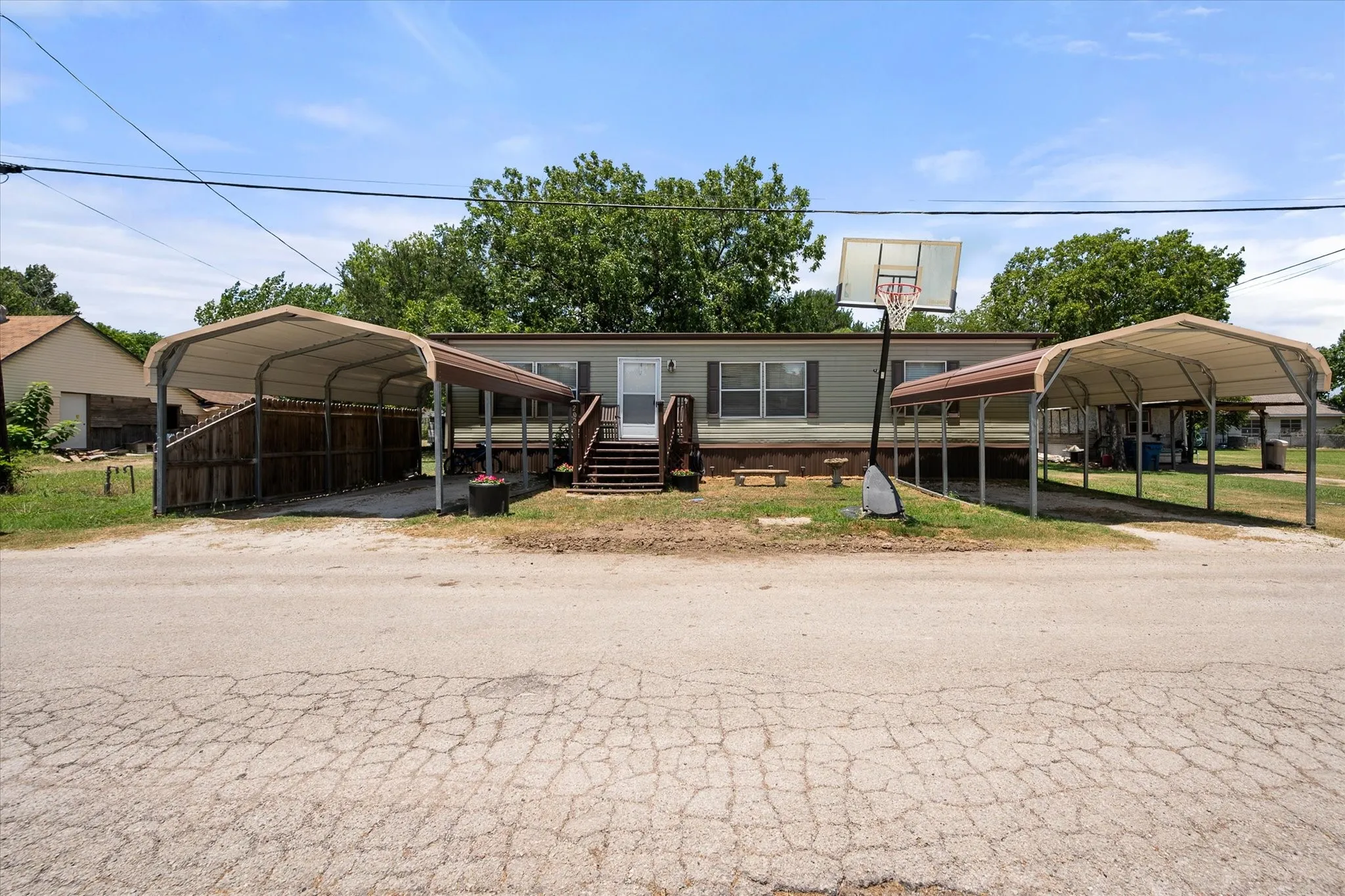 Manufactured Home For Sale in Navarro County , 202 N 3rd Street E, Dawson, Texas 76639, 3 Bedroom, 2 Bathroom, Garage spaces, 1,440 Sqft, built in 2017, mls#21321409, Real Estate Agent in Dawson, Homes For Sale in Navarro county, Homes For Sale in Dawson, Realtor in Dawson Texas, Real Estate Brokerage Independent Realty Texas, Luminita Cordes Realtor