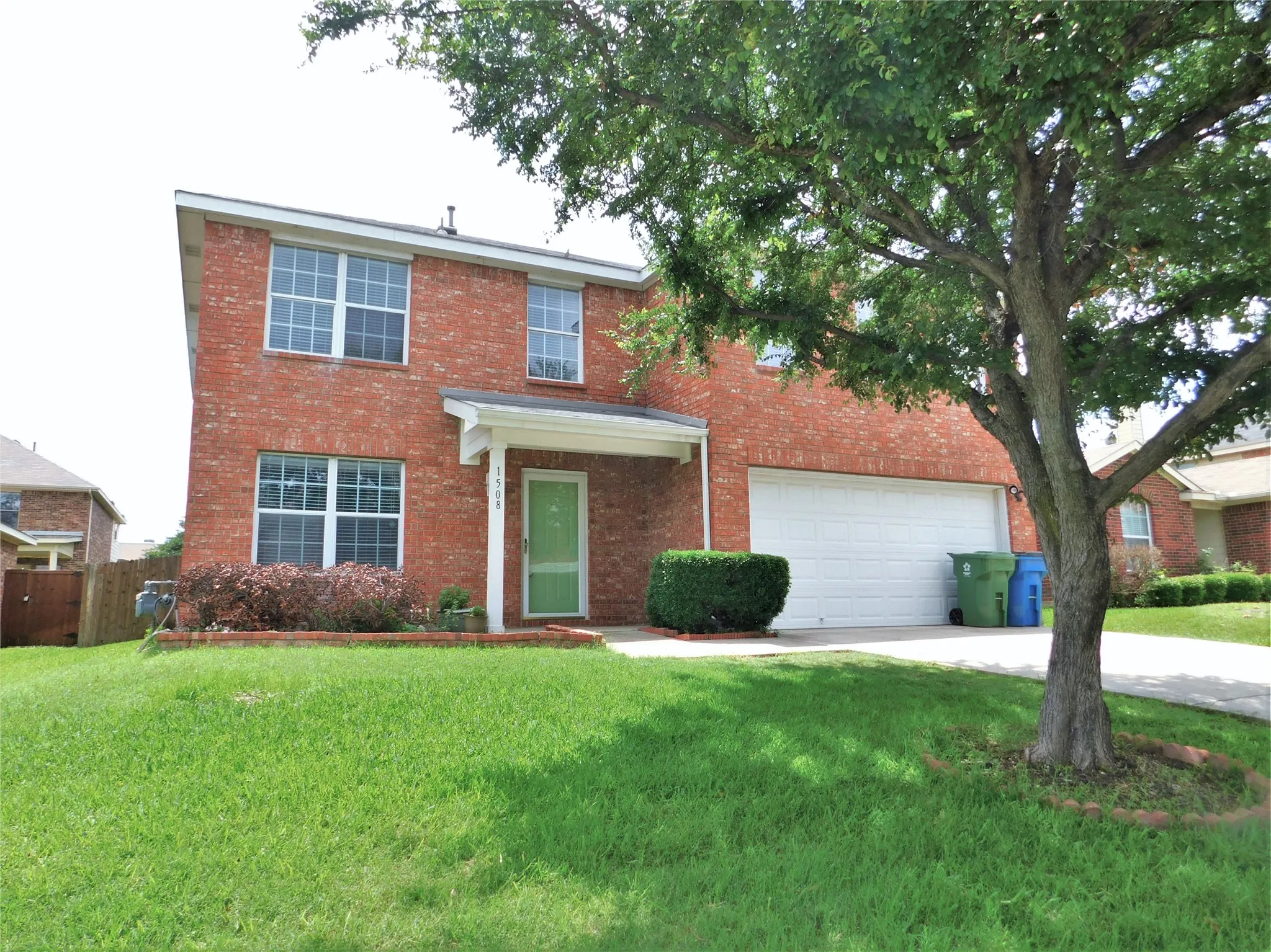 Single Family Residence For Rent in Denton County , 1508 Sequoia Grove Lane, Lewisville, Texas 75067, 3 Bedroom, 3 Bathroom, 2 Garage spaces, 2,255 Sqft, built in 2002, mls#21323474, Real Estate Agent in Lewisville, Homes For Rent in Denton county, Homes For Rent in Lewisville, Realtor in Lewisville Texas, Real Estate Brokerage Independent Realty Texas, Luminita Cordes Realtor