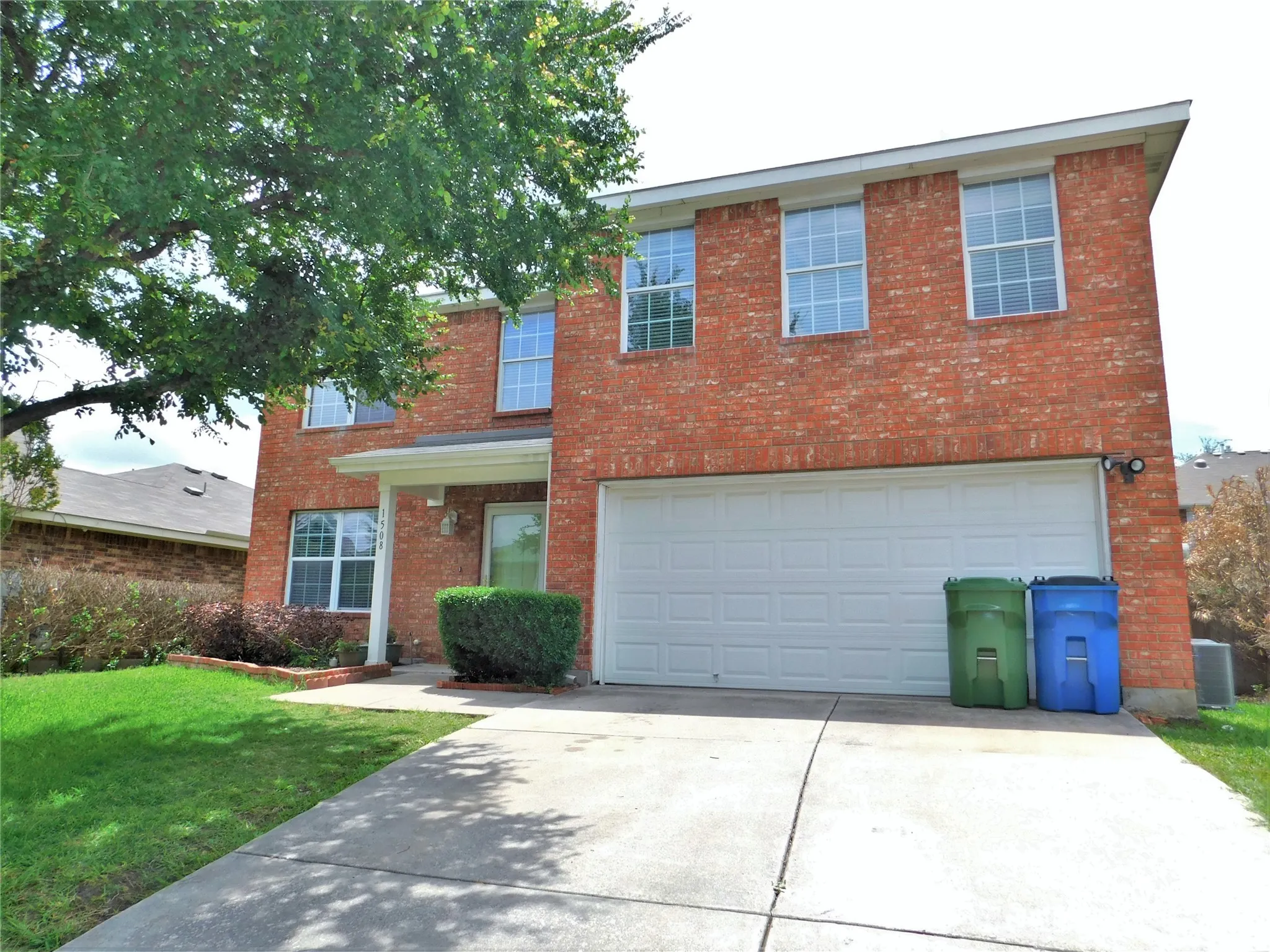 Single Family Residence For Rent in Denton County , 1508 Sequoia Grove Lane, Lewisville, Texas 75067, 3 Bedroom, 3 Bathroom, 2 Garage spaces, 2,255 Sqft, built in 2002, mls#21323474, Real Estate Agent in Lewisville, Homes For Rent in Denton county, Homes For Rent in Lewisville, Realtor in Lewisville Texas, Real Estate Brokerage Independent Realty Texas, Luminita Cordes Realtor
