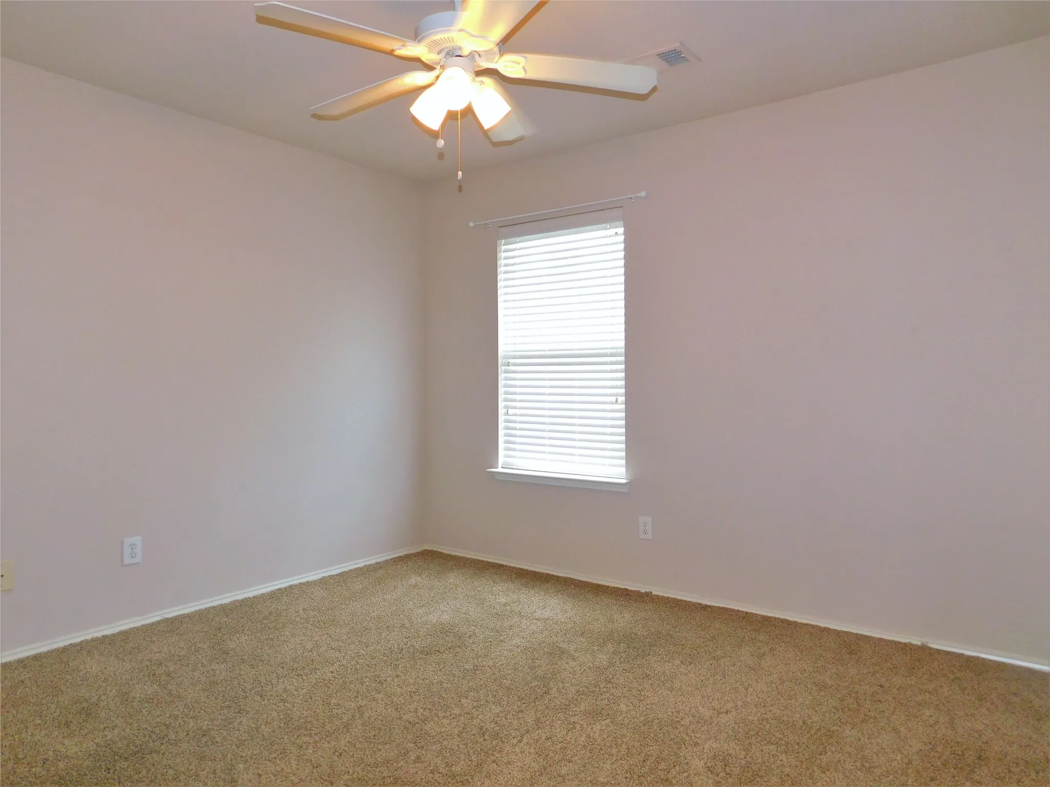 Single Family Residence For Rent in Denton County , 1508 Sequoia Grove Lane, Lewisville, Texas 75067, 3 Bedroom, 3 Bathroom, 2 Garage spaces, 2,255 Sqft, built in 2002, mls#21323474, Real Estate Agent in Lewisville, Homes For Rent in Denton county, Homes For Rent in Lewisville, Realtor in Lewisville Texas, Real Estate Brokerage Independent Realty Texas, Luminita Cordes Realtor