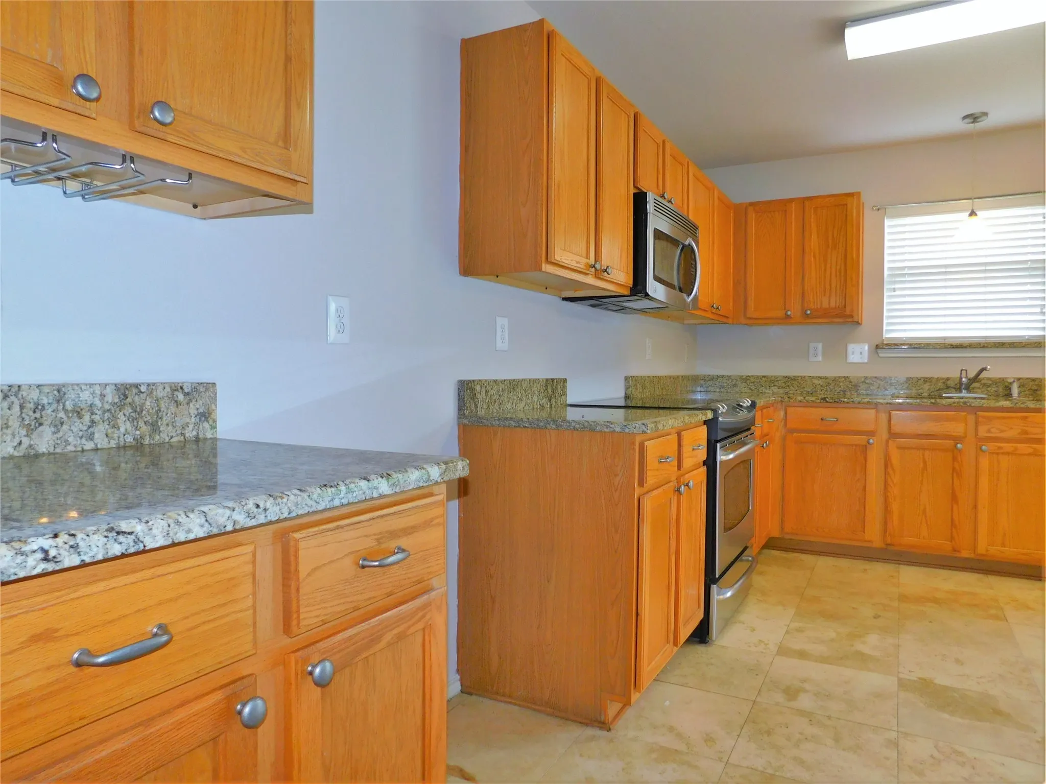 Single Family Residence For Rent in Denton County , 1508 Sequoia Grove Lane, Lewisville, Texas 75067, 3 Bedroom, 3 Bathroom, 2 Garage spaces, 2,255 Sqft, built in 2002, mls#21323474, Real Estate Agent in Lewisville, Homes For Rent in Denton county, Homes For Rent in Lewisville, Realtor in Lewisville Texas, Real Estate Brokerage Independent Realty Texas, Luminita Cordes Realtor