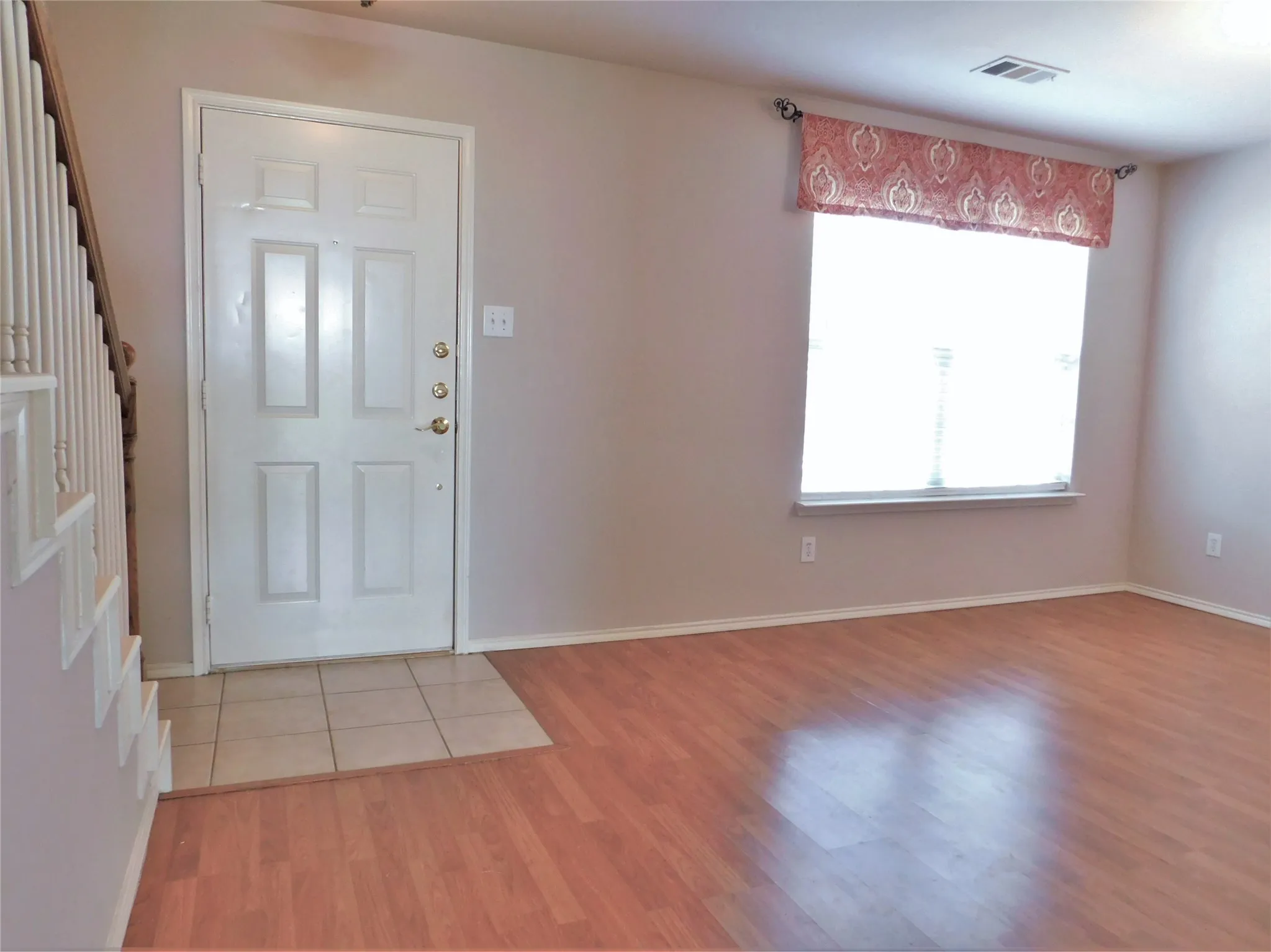 Single Family Residence For Rent in Denton County , 1508 Sequoia Grove Lane, Lewisville, Texas 75067, 3 Bedroom, 3 Bathroom, 2 Garage spaces, 2,255 Sqft, built in 2002, mls#21323474, Real Estate Agent in Lewisville, Homes For Rent in Denton county, Homes For Rent in Lewisville, Realtor in Lewisville Texas, Real Estate Brokerage Independent Realty Texas, Luminita Cordes Realtor