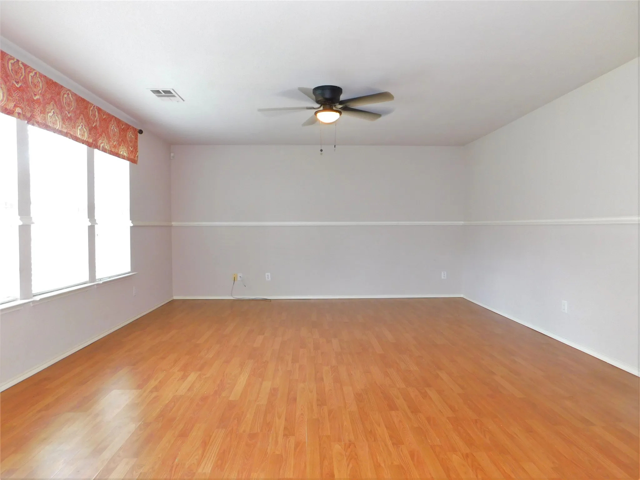 Single Family Residence For Rent in Denton County , 1508 Sequoia Grove Lane, Lewisville, Texas 75067, 3 Bedroom, 3 Bathroom, 2 Garage spaces, 2,255 Sqft, built in 2002, mls#21323474, Real Estate Agent in Lewisville, Homes For Rent in Denton county, Homes For Rent in Lewisville, Realtor in Lewisville Texas, Real Estate Brokerage Independent Realty Texas, Luminita Cordes Realtor