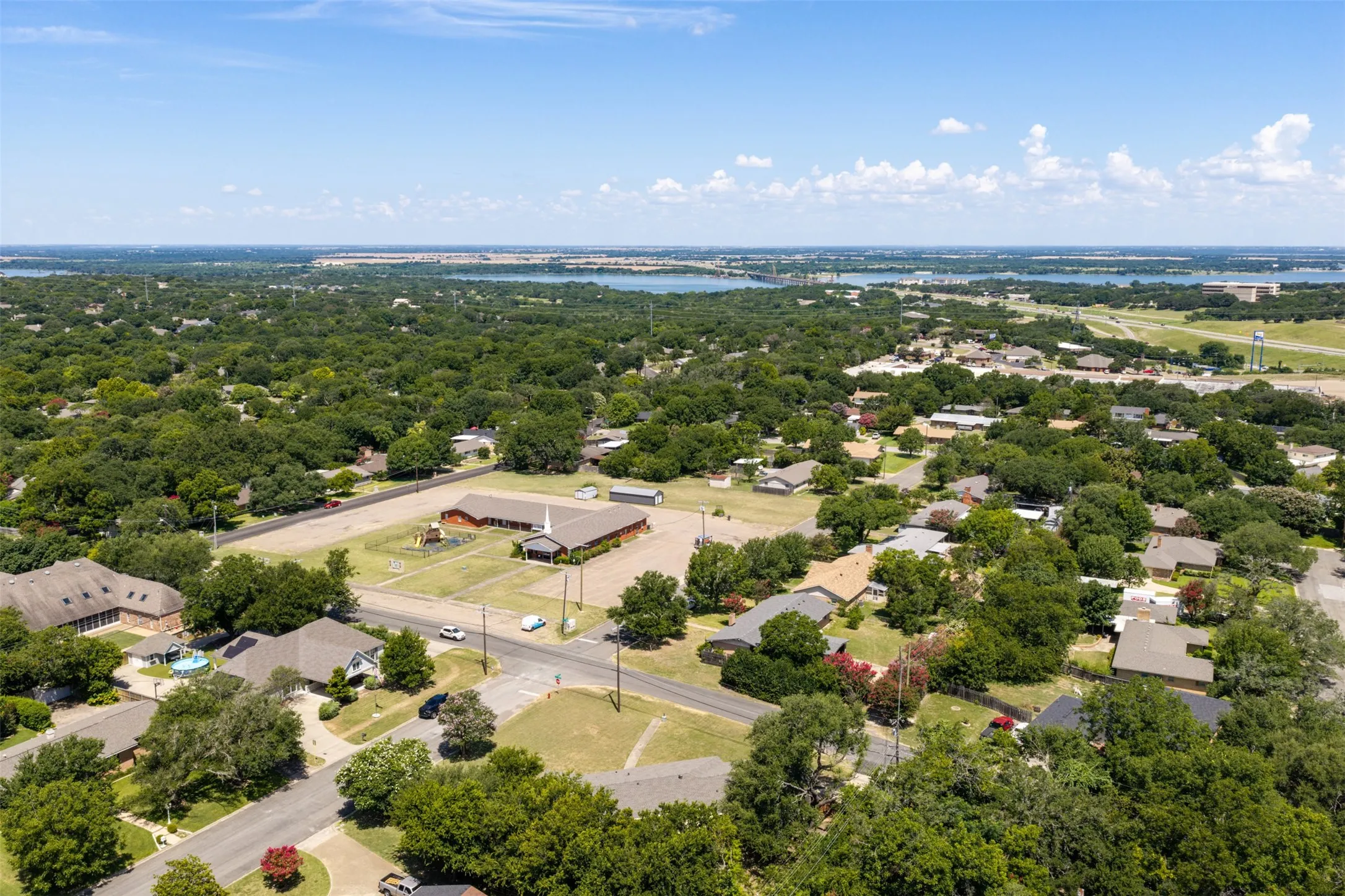 Single Family Residence For Sale in Mc Lennan County , 627 Bellaire Drive, Woodway, Texas 76712, 3 Bedroom, 2 Bathroom, 1 Garage spaces, 2,218 Sqft, built in 1958, Price $349,900, mls#21324822, Real Estate Agent in Woodway, Homes For Sale in Mc Lennan county, Homes For Sale in Woodway, Realtor in Woodway Texas, Real Estate Brokerage Independent Realty Texas, Luminita Cordes Realtor