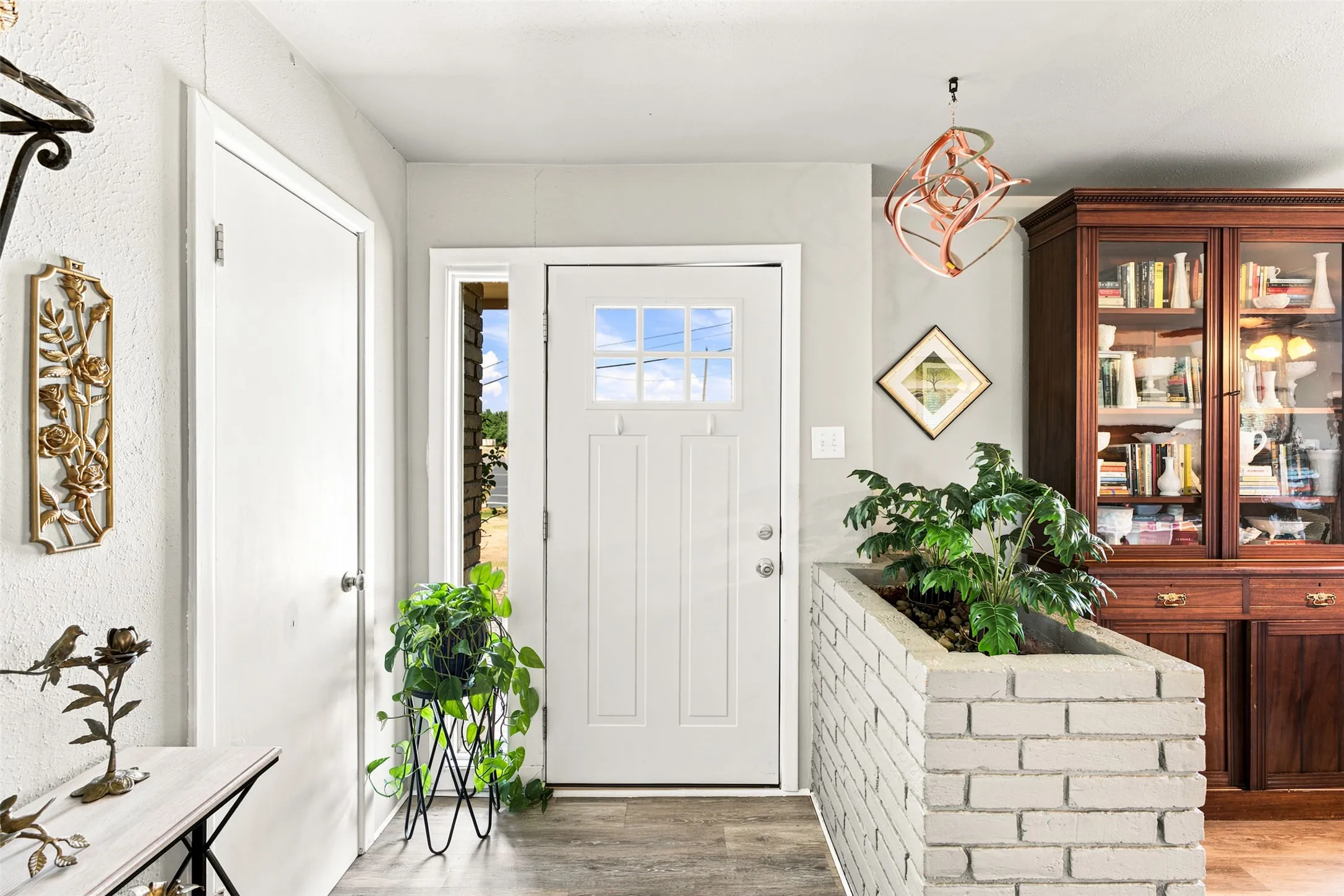 Single Family Residence For Sale in Mc Lennan County , 627 Bellaire Drive, Woodway, Texas 76712, 3 Bedroom, 2 Bathroom, 1 Garage spaces, 2,218 Sqft, built in 1958, Price $349,900, mls#21324822, Real Estate Agent in Woodway, Homes For Sale in Mc Lennan county, Homes For Sale in Woodway, Realtor in Woodway Texas, Real Estate Brokerage Independent Realty Texas, Luminita Cordes Realtor