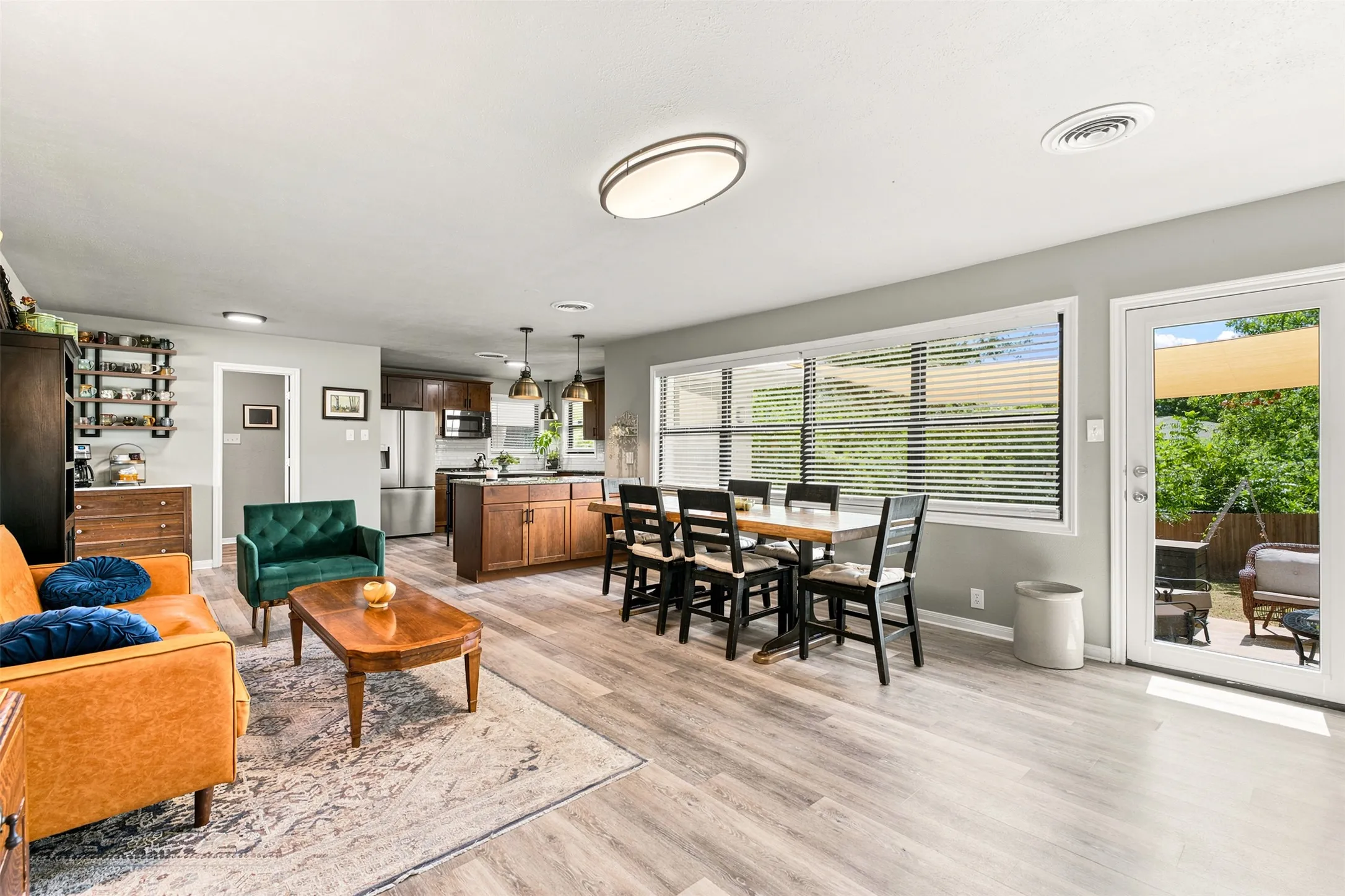 Single Family Residence For Sale in Mc Lennan County , 627 Bellaire Drive, Woodway, Texas 76712, 3 Bedroom, 2 Bathroom, 1 Garage spaces, 2,218 Sqft, built in 1958, Price $349,900, mls#21324822, Real Estate Agent in Woodway, Homes For Sale in Mc Lennan county, Homes For Sale in Woodway, Realtor in Woodway Texas, Real Estate Brokerage Independent Realty Texas, Luminita Cordes Realtor