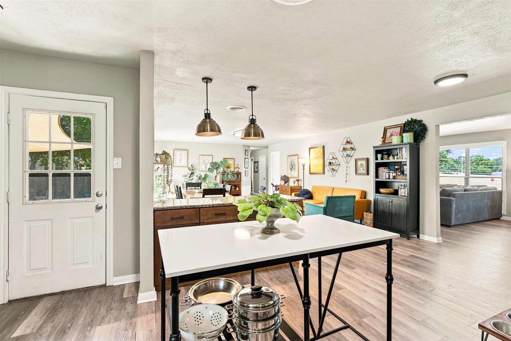 Single Family Residence For Sale in Mc Lennan County , 627 Bellaire Drive, Woodway, Texas 76712, 3 Bedroom, 2 Bathroom, 1 Garage spaces, 2,218 Sqft, built in 1958, Price $349,900, mls#21324822, Real Estate Agent in Woodway, Homes For Sale in Mc Lennan county, Homes For Sale in Woodway, Realtor in Woodway Texas, Real Estate Brokerage Independent Realty Texas, Luminita Cordes Realtor