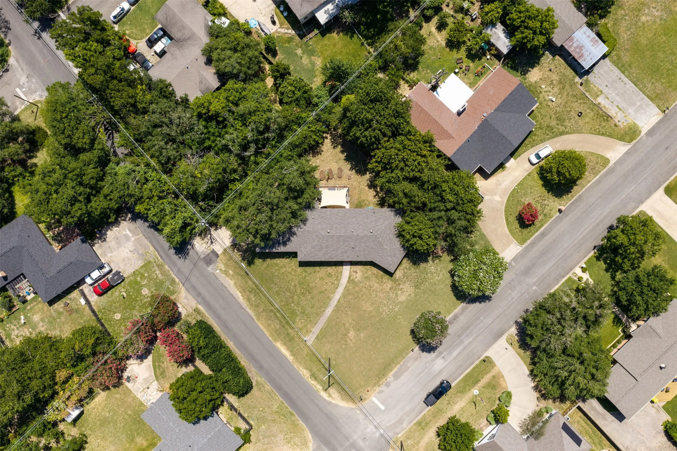 Single Family Residence For Sale in Mc Lennan County , 627 Bellaire Drive, Woodway, Texas 76712, 3 Bedroom, 2 Bathroom, 1 Garage spaces, 2,218 Sqft, built in 1958, Price $349,900, mls#21324822, Real Estate Agent in Woodway, Homes For Sale in Mc Lennan county, Homes For Sale in Woodway, Realtor in Woodway Texas, Real Estate Brokerage Independent Realty Texas, Luminita Cordes Realtor