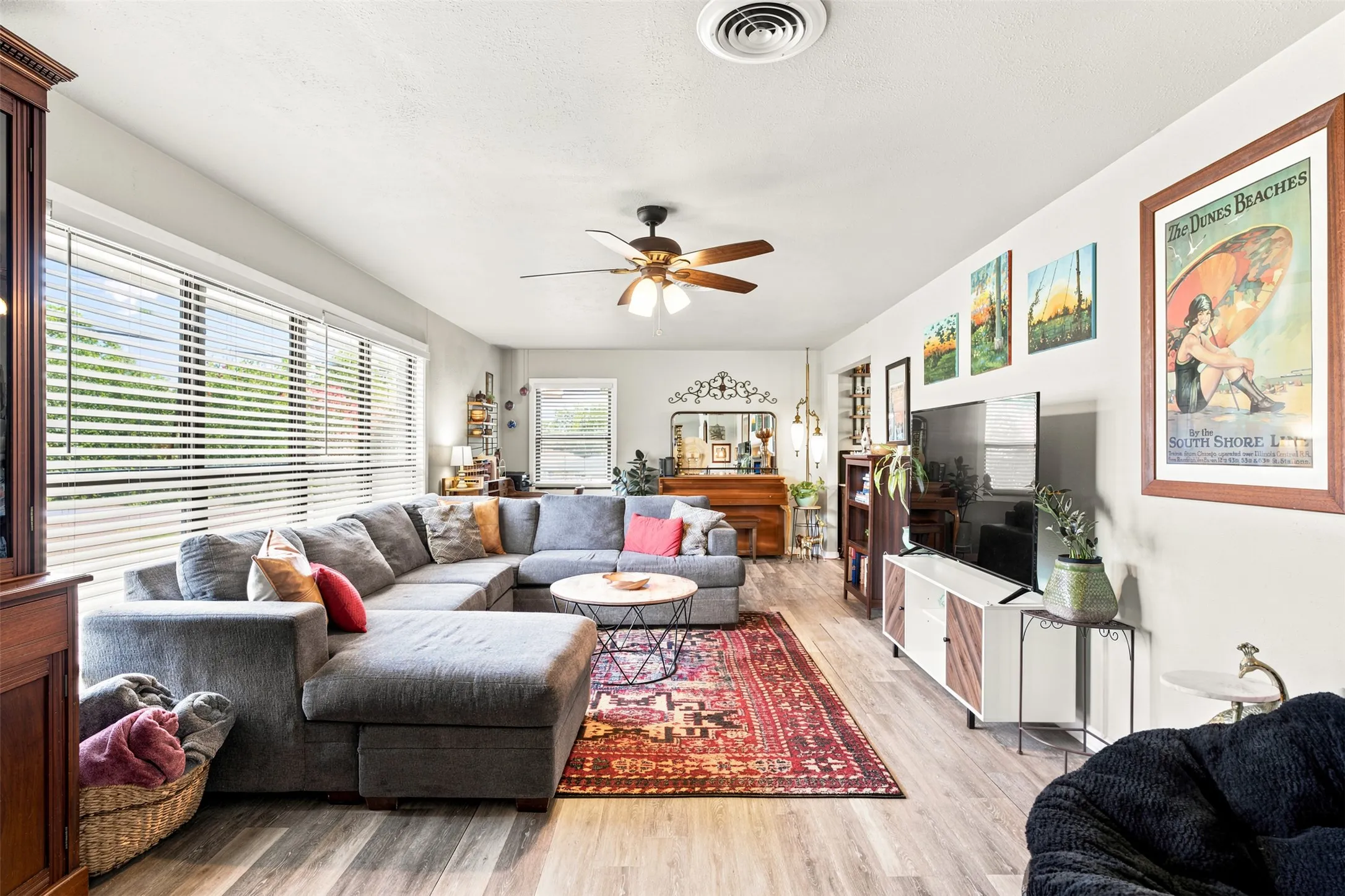 Single Family Residence For Sale in Mc Lennan County , 627 Bellaire Drive, Woodway, Texas 76712, 3 Bedroom, 2 Bathroom, 1 Garage spaces, 2,218 Sqft, built in 1958, Price $349,900, mls#21324822, Real Estate Agent in Woodway, Homes For Sale in Mc Lennan county, Homes For Sale in Woodway, Realtor in Woodway Texas, Real Estate Brokerage Independent Realty Texas, Luminita Cordes Realtor