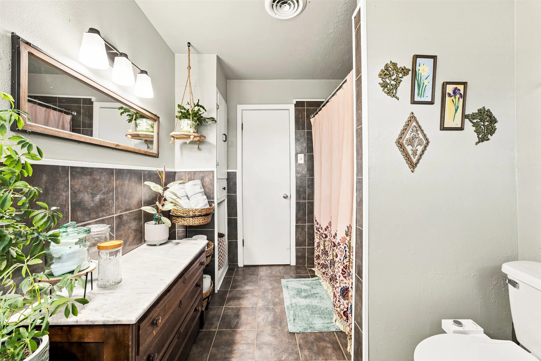 Single Family Residence For Sale in Mc Lennan County , 627 Bellaire Drive, Woodway, Texas 76712, 3 Bedroom, 2 Bathroom, 1 Garage spaces, 2,218 Sqft, built in 1958, Price $349,900, mls#21324822, Real Estate Agent in Woodway, Homes For Sale in Mc Lennan county, Homes For Sale in Woodway, Realtor in Woodway Texas, Real Estate Brokerage Independent Realty Texas, Luminita Cordes Realtor