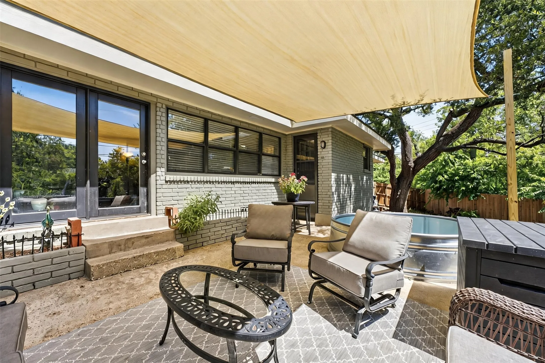 Single Family Residence For Sale in Mc Lennan County , 627 Bellaire Drive, Woodway, Texas 76712, 3 Bedroom, 2 Bathroom, 1 Garage spaces, 2,218 Sqft, built in 1958, Price $349,900, mls#21324822, Real Estate Agent in Woodway, Homes For Sale in Mc Lennan county, Homes For Sale in Woodway, Realtor in Woodway Texas, Real Estate Brokerage Independent Realty Texas, Luminita Cordes Realtor