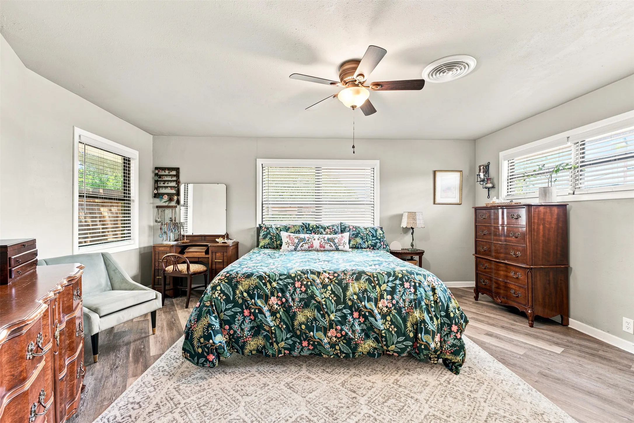 Single Family Residence For Sale in Mc Lennan County , 627 Bellaire Drive, Woodway, Texas 76712, 3 Bedroom, 2 Bathroom, 1 Garage spaces, 2,218 Sqft, built in 1958, Price $349,900, mls#21324822, Real Estate Agent in Woodway, Homes For Sale in Mc Lennan county, Homes For Sale in Woodway, Realtor in Woodway Texas, Real Estate Brokerage Independent Realty Texas, Luminita Cordes Realtor