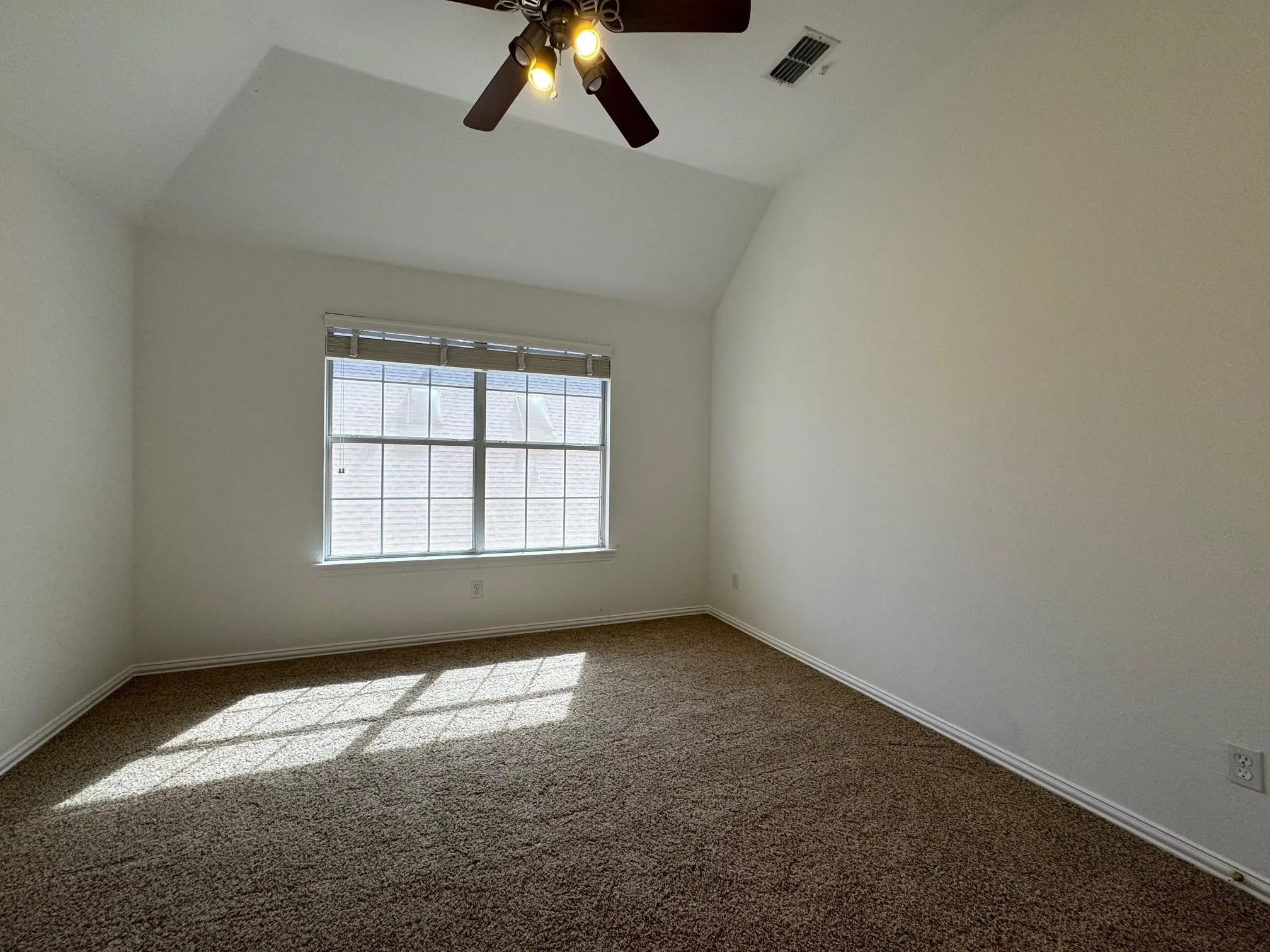 Single Family Residence For Rent in Denton County , 3780 Navarro Way, Frisco, Texas 75034, 4 Bedroom, 4 Bathroom, 2 Garage spaces, 3,235 Sqft, built in 2001, mls#21324854, Real Estate Agent in Frisco, Homes For Rent in Denton county, Homes For Rent in Frisco, Realtor in Frisco Texas, Real Estate Brokerage Independent Realty Texas, Luminita Cordes Realtor