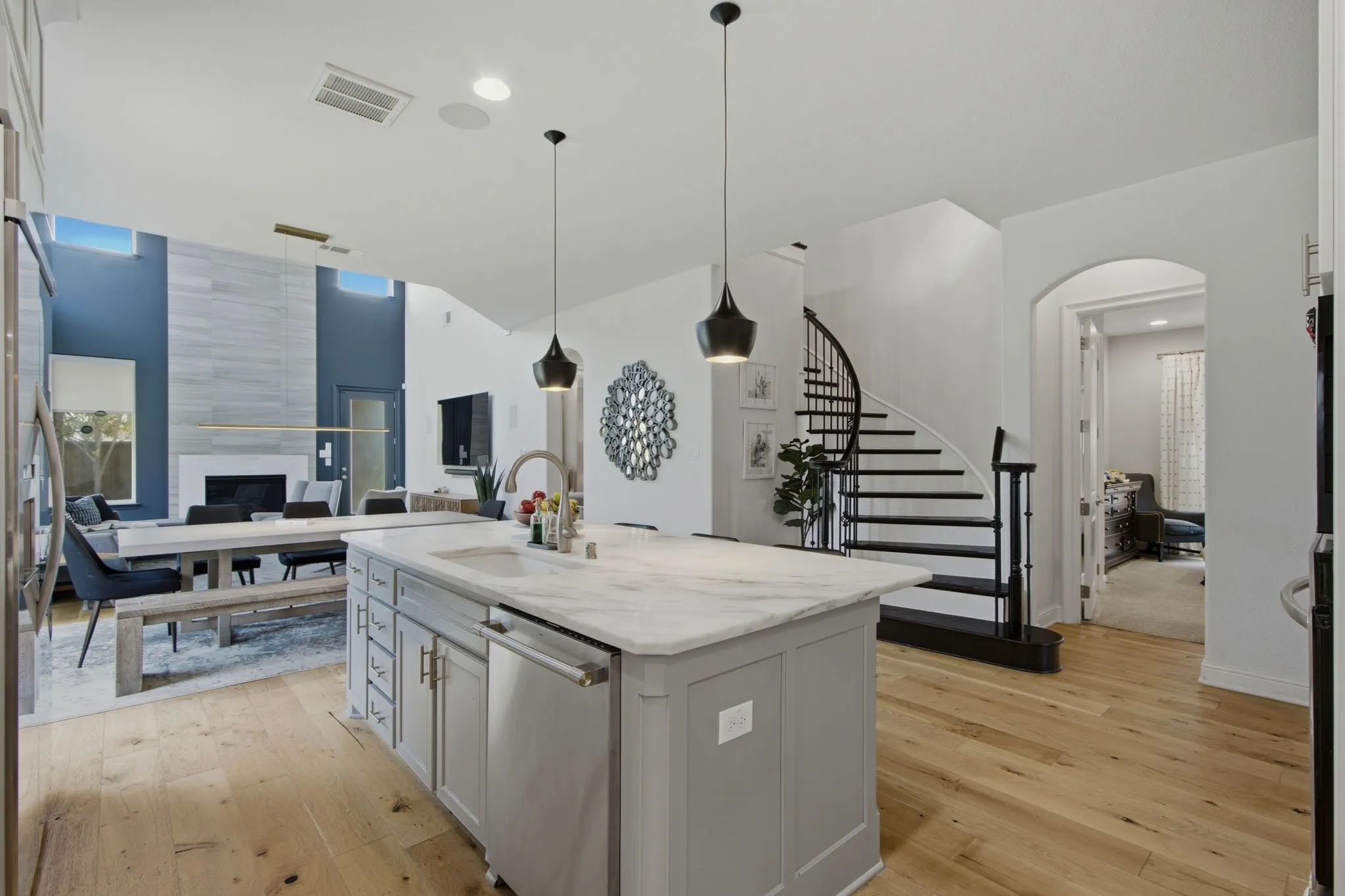 Single Family Residence For Sale in Dallas County , 744 E Lake Drive, Coppell, Texas 75019, 5 Bedroom, 5 Bathroom, 2 Garage spaces, 3,936 Sqft, built in 2015, mls#21314949, Real Estate Agent in Coppell, Homes For Sale in Dallas county, Homes For Sale in Coppell, Realtor in Coppell Texas, Real Estate Brokerage Independent Realty Texas, Luminita Cordes Realtor