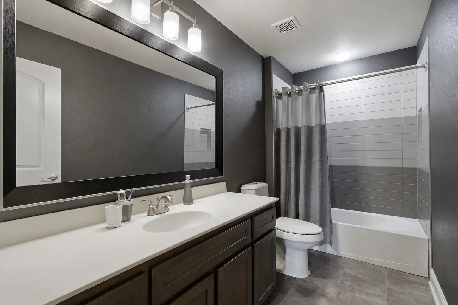 Single Family Residence For Sale in Dallas County , 744 E Lake Drive, Coppell, Texas 75019, 5 Bedroom, 5 Bathroom, 2 Garage spaces, 3,936 Sqft, built in 2015, mls#21314949, Real Estate Agent in Coppell, Homes For Sale in Dallas county, Homes For Sale in Coppell, Realtor in Coppell Texas, Real Estate Brokerage Independent Realty Texas, Luminita Cordes Realtor