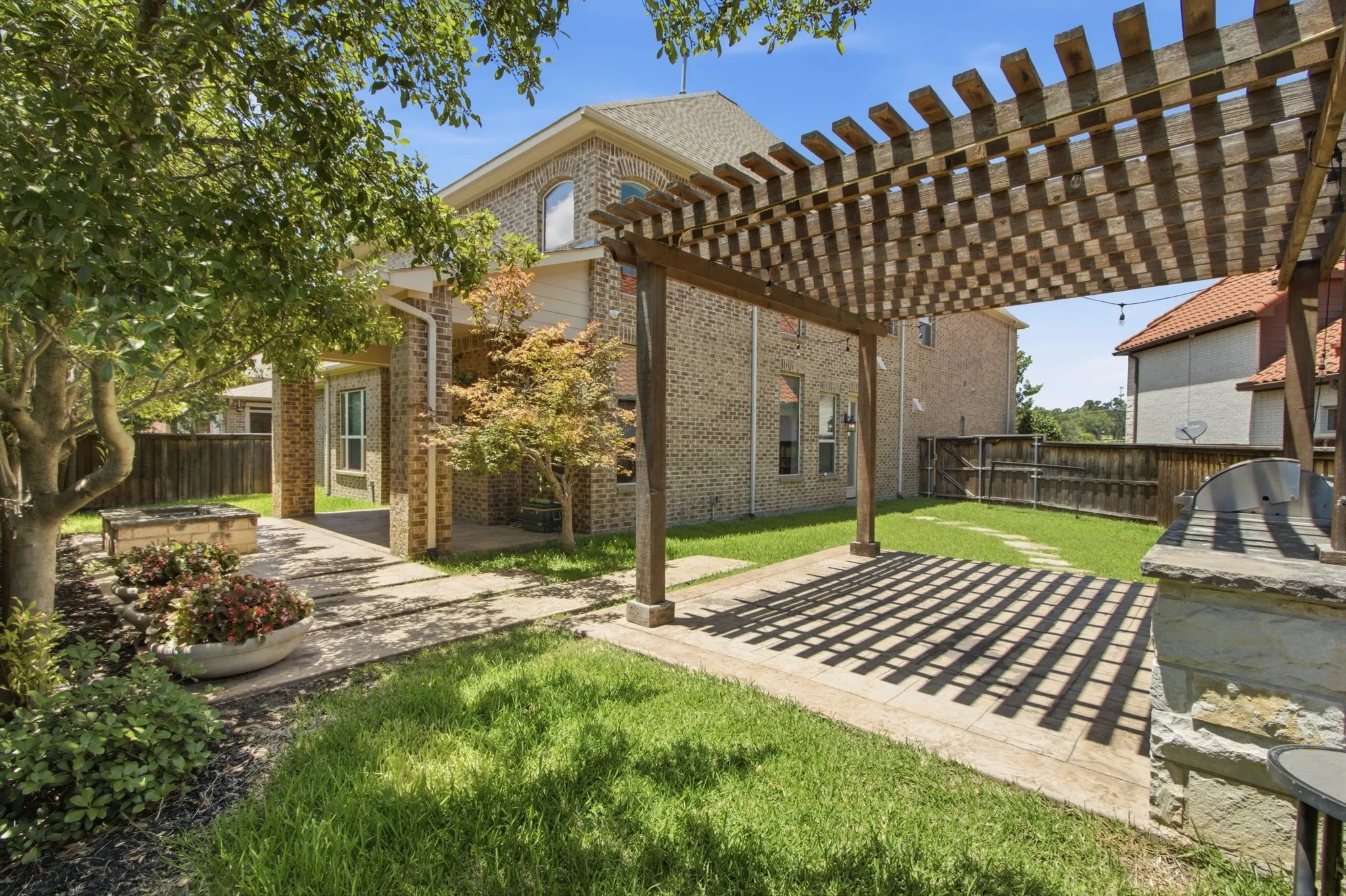 Single Family Residence For Sale in Dallas County , 744 E Lake Drive, Coppell, Texas 75019, 5 Bedroom, 5 Bathroom, 2 Garage spaces, 3,936 Sqft, built in 2015, mls#21314949, Real Estate Agent in Coppell, Homes For Sale in Dallas county, Homes For Sale in Coppell, Realtor in Coppell Texas, Real Estate Brokerage Independent Realty Texas, Luminita Cordes Realtor