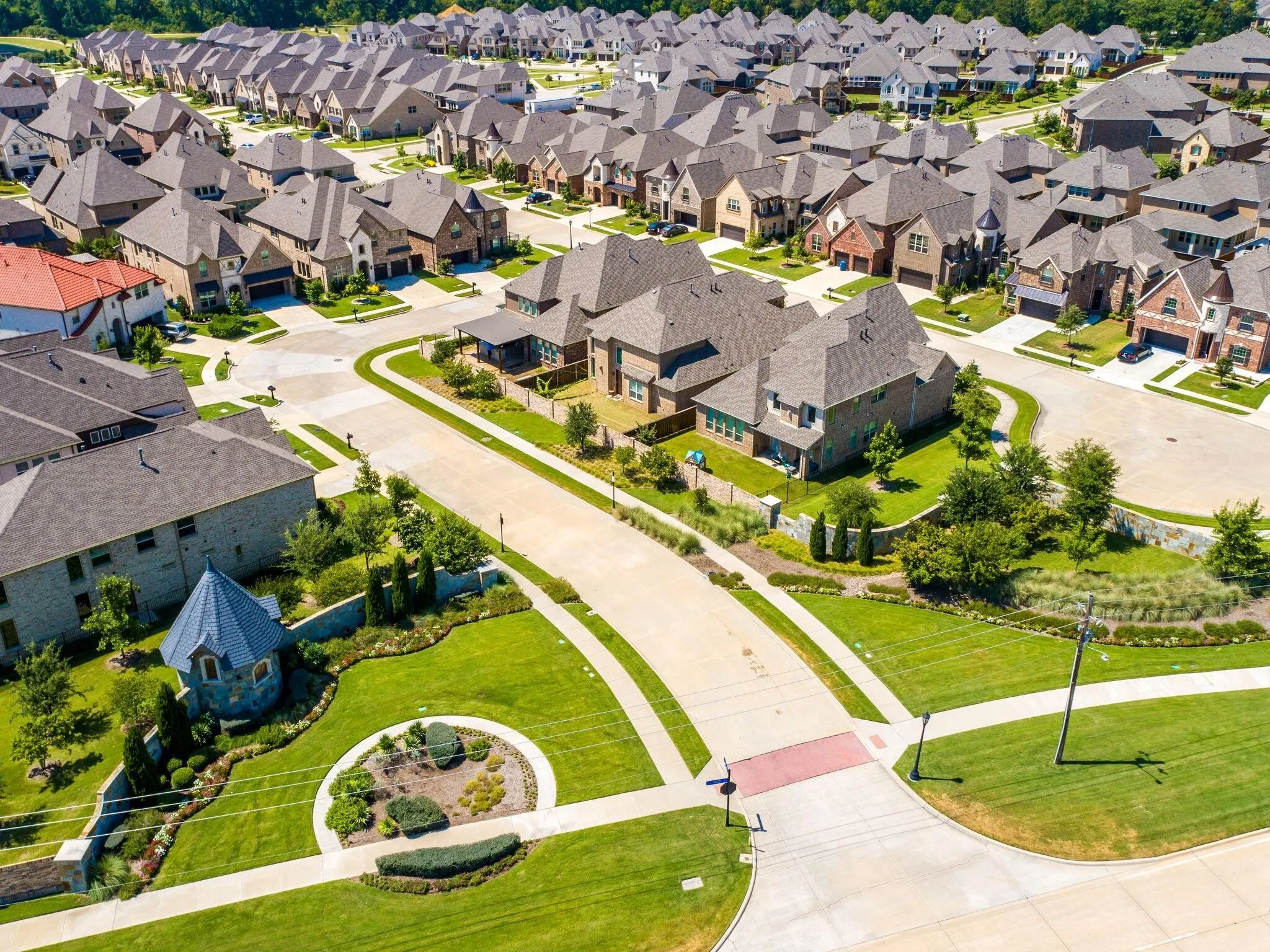 Single Family Residence For Sale in Dallas County , 744 E Lake Drive, Coppell, Texas 75019, 5 Bedroom, 5 Bathroom, 2 Garage spaces, 3,936 Sqft, built in 2015, mls#21314949, Real Estate Agent in Coppell, Homes For Sale in Dallas county, Homes For Sale in Coppell, Realtor in Coppell Texas, Real Estate Brokerage Independent Realty Texas, Luminita Cordes Realtor
