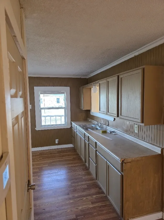 Single Family Residence For Sale in Falls County , 916 West Avenue B, Rosebud, Texas 76570, 3 Bedroom, 1 Bathroom, Garage spaces, 1,120 Sqft, built in 2014, mls#21323663, Real Estate Agent in Rosebud, Homes For Sale in Falls county, Homes For Sale in Rosebud, Realtor in Rosebud Texas, Real Estate Brokerage Independent Realty Texas, Luminita Cordes Realtor