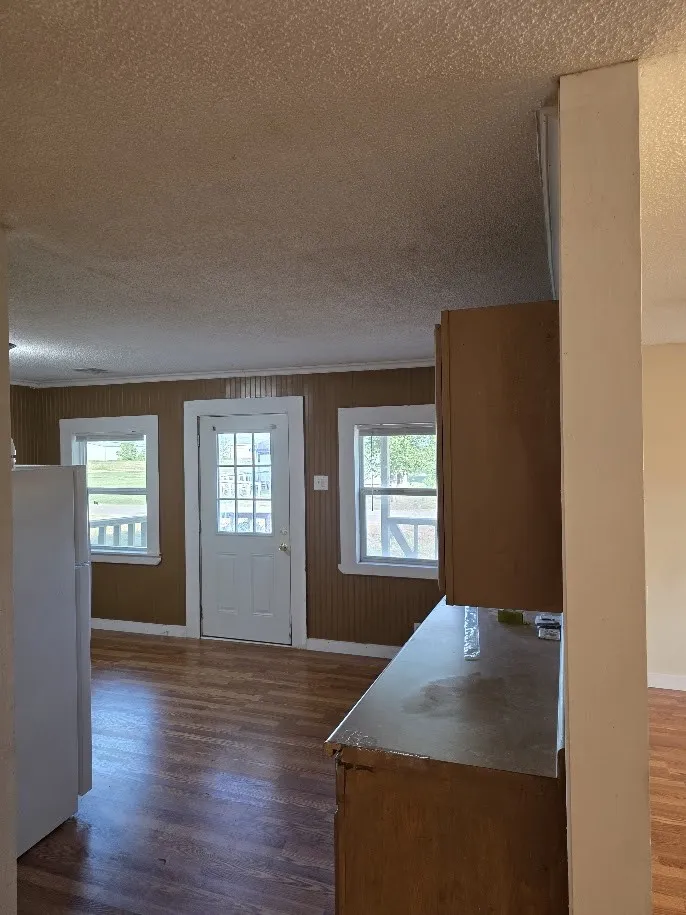 Single Family Residence For Sale in Falls County , 916 West Avenue B, Rosebud, Texas 76570, 3 Bedroom, 1 Bathroom, Garage spaces, 1,120 Sqft, built in 2014, mls#21323663, Real Estate Agent in Rosebud, Homes For Sale in Falls county, Homes For Sale in Rosebud, Realtor in Rosebud Texas, Real Estate Brokerage Independent Realty Texas, Luminita Cordes Realtor