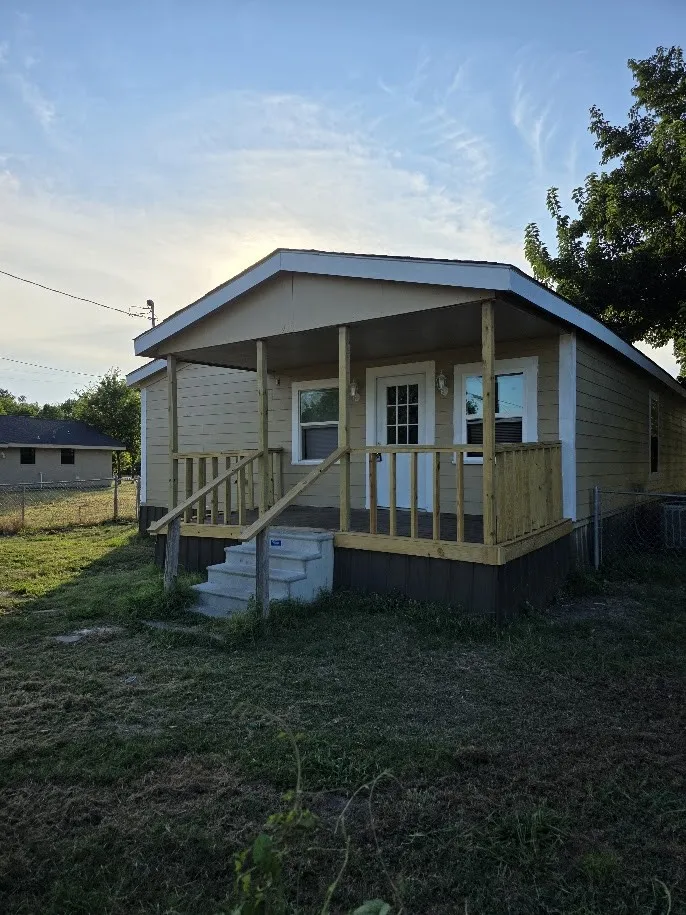 Single Family Residence For Sale in Falls County , 916 West Avenue B, Rosebud, Texas 76570, 3 Bedroom, 1 Bathroom, Garage spaces, 1,120 Sqft, built in 2014, mls#21323663, Real Estate Agent in Rosebud, Homes For Sale in Falls county, Homes For Sale in Rosebud, Realtor in Rosebud Texas, Real Estate Brokerage Independent Realty Texas, Luminita Cordes Realtor