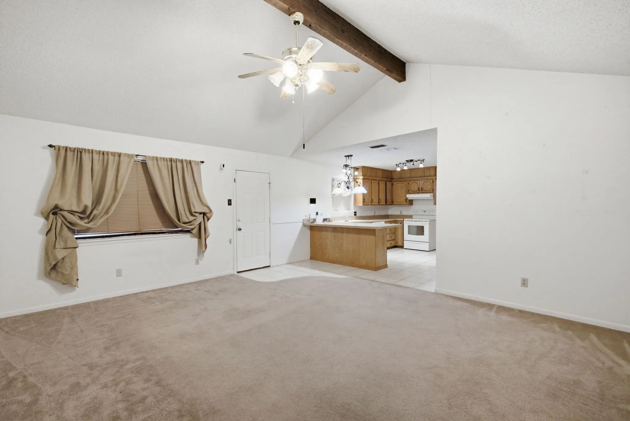 Single Family Residence For Sale in Erath County , 1408 Inglewood Drive, Stephenville, Texas 76401, 4 Bedroom, 2 Bathroom, 2 Garage spaces, 1,529 Sqft, built in 1983, mls#21324653, Real Estate Agent in Stephenville, Homes For Sale in Erath county, Homes For Sale in Stephenville, Realtor in Stephenville Texas, Real Estate Brokerage Independent Realty Texas, Luminita Cordes Realtor