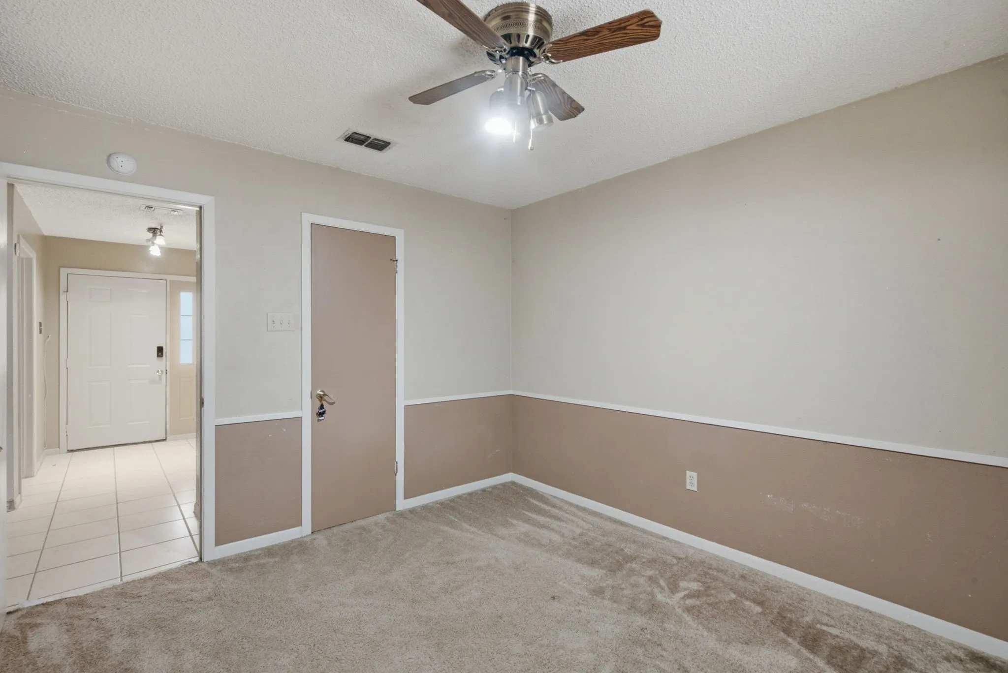 Single Family Residence For Sale in Erath County , 1408 Inglewood Drive, Stephenville, Texas 76401, 4 Bedroom, 2 Bathroom, 2 Garage spaces, 1,529 Sqft, built in 1983, mls#21324653, Real Estate Agent in Stephenville, Homes For Sale in Erath county, Homes For Sale in Stephenville, Realtor in Stephenville Texas, Real Estate Brokerage Independent Realty Texas, Luminita Cordes Realtor