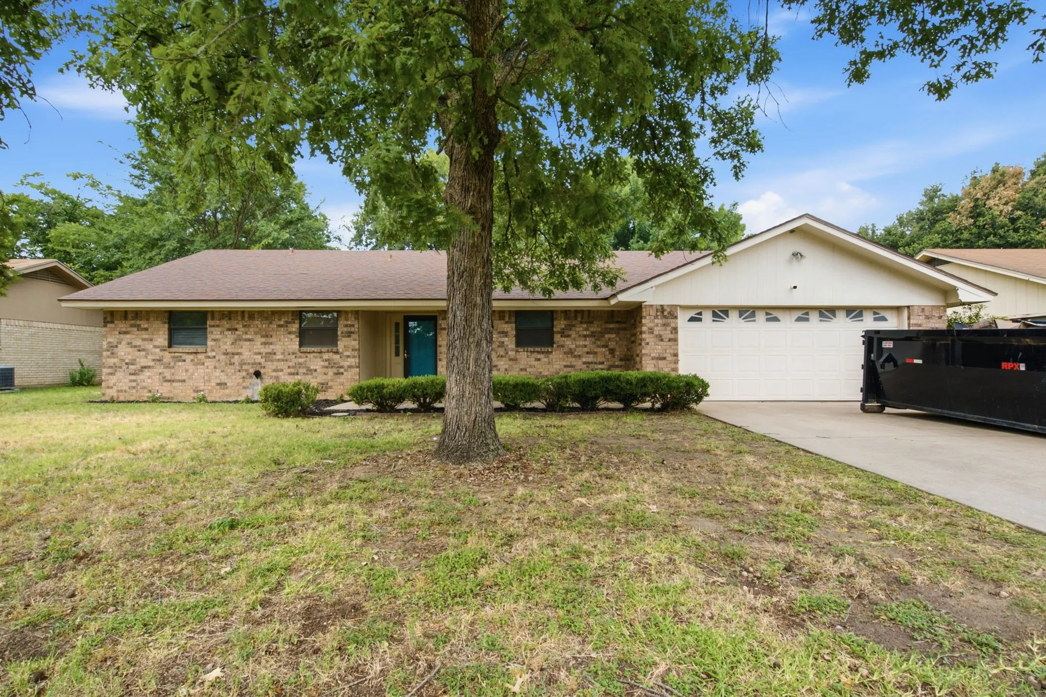 Single Family Residence For Sale in Erath County , 1408 Inglewood Drive, Stephenville, Texas 76401, 4 Bedroom, 2 Bathroom, 2 Garage spaces, 1,529 Sqft, built in 1983, mls#21324653, Real Estate Agent in Stephenville, Homes For Sale in Erath county, Homes For Sale in Stephenville, Realtor in Stephenville Texas, Real Estate Brokerage Independent Realty Texas, Luminita Cordes Realtor