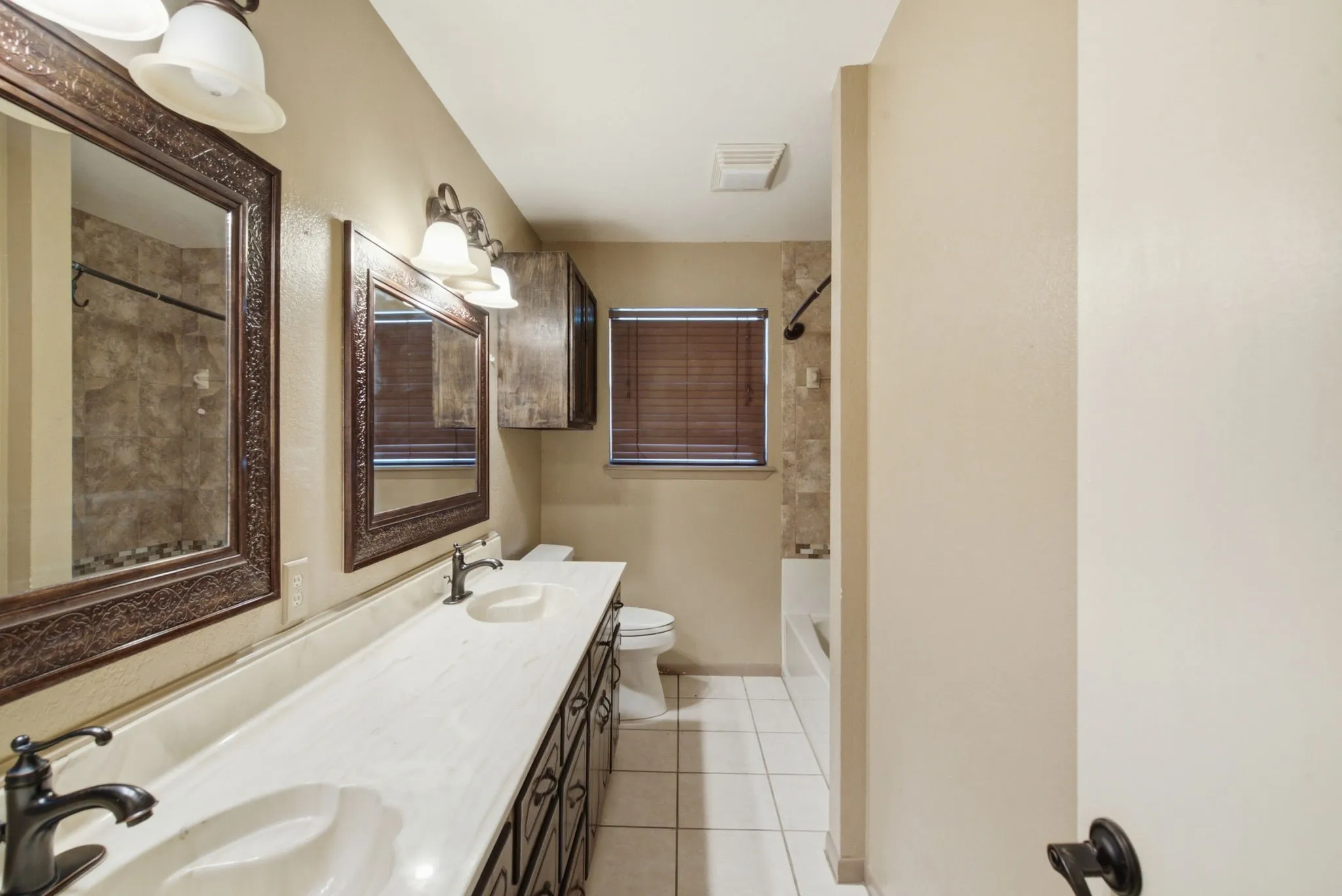 Single Family Residence For Sale in Erath County , 1408 Inglewood Drive, Stephenville, Texas 76401, 4 Bedroom, 2 Bathroom, 2 Garage spaces, 1,529 Sqft, built in 1983, mls#21324653, Real Estate Agent in Stephenville, Homes For Sale in Erath county, Homes For Sale in Stephenville, Realtor in Stephenville Texas, Real Estate Brokerage Independent Realty Texas, Luminita Cordes Realtor