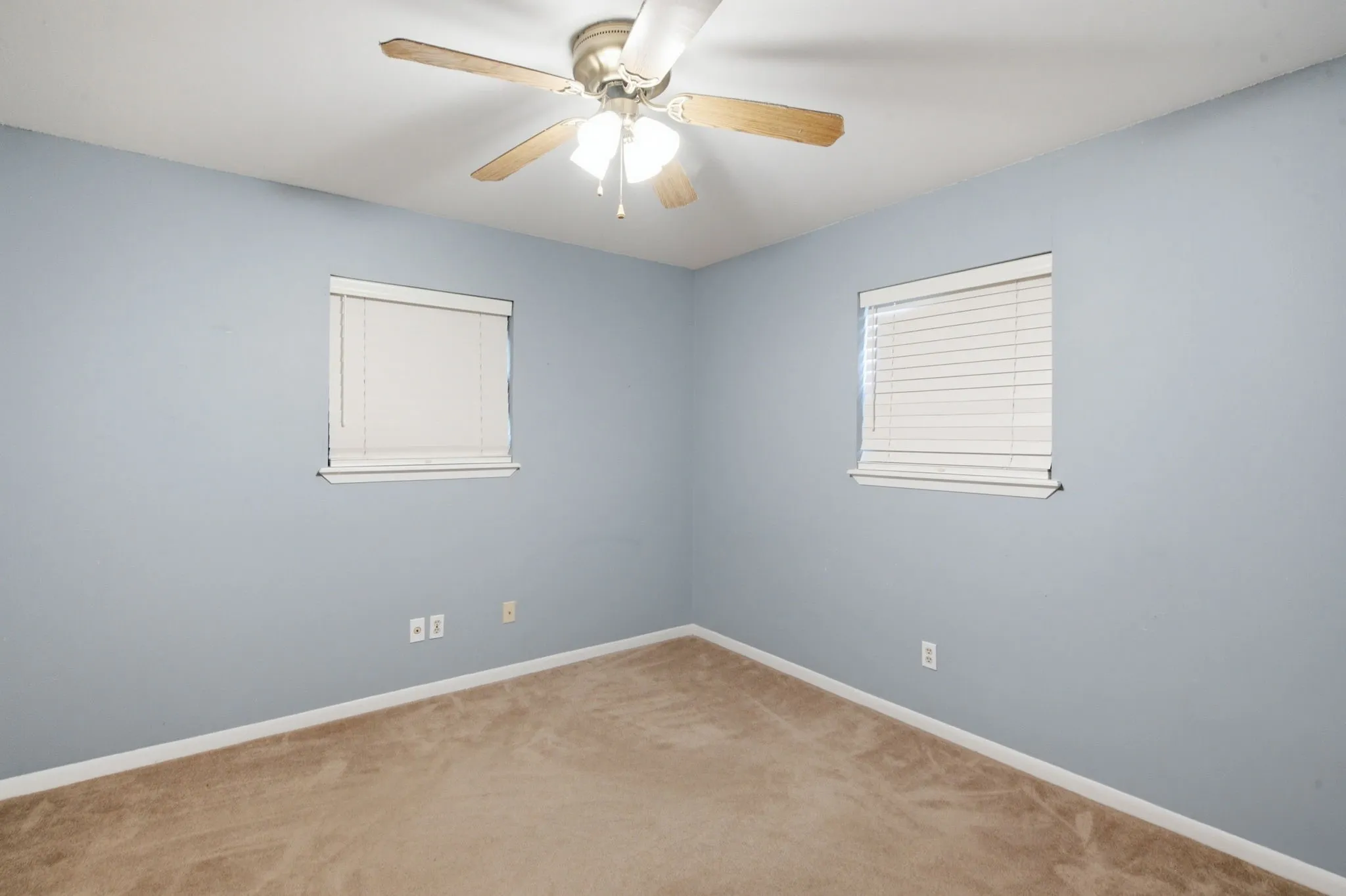 Single Family Residence For Sale in Erath County , 1408 Inglewood Drive, Stephenville, Texas 76401, 4 Bedroom, 2 Bathroom, 2 Garage spaces, 1,529 Sqft, built in 1983, mls#21324653, Real Estate Agent in Stephenville, Homes For Sale in Erath county, Homes For Sale in Stephenville, Realtor in Stephenville Texas, Real Estate Brokerage Independent Realty Texas, Luminita Cordes Realtor