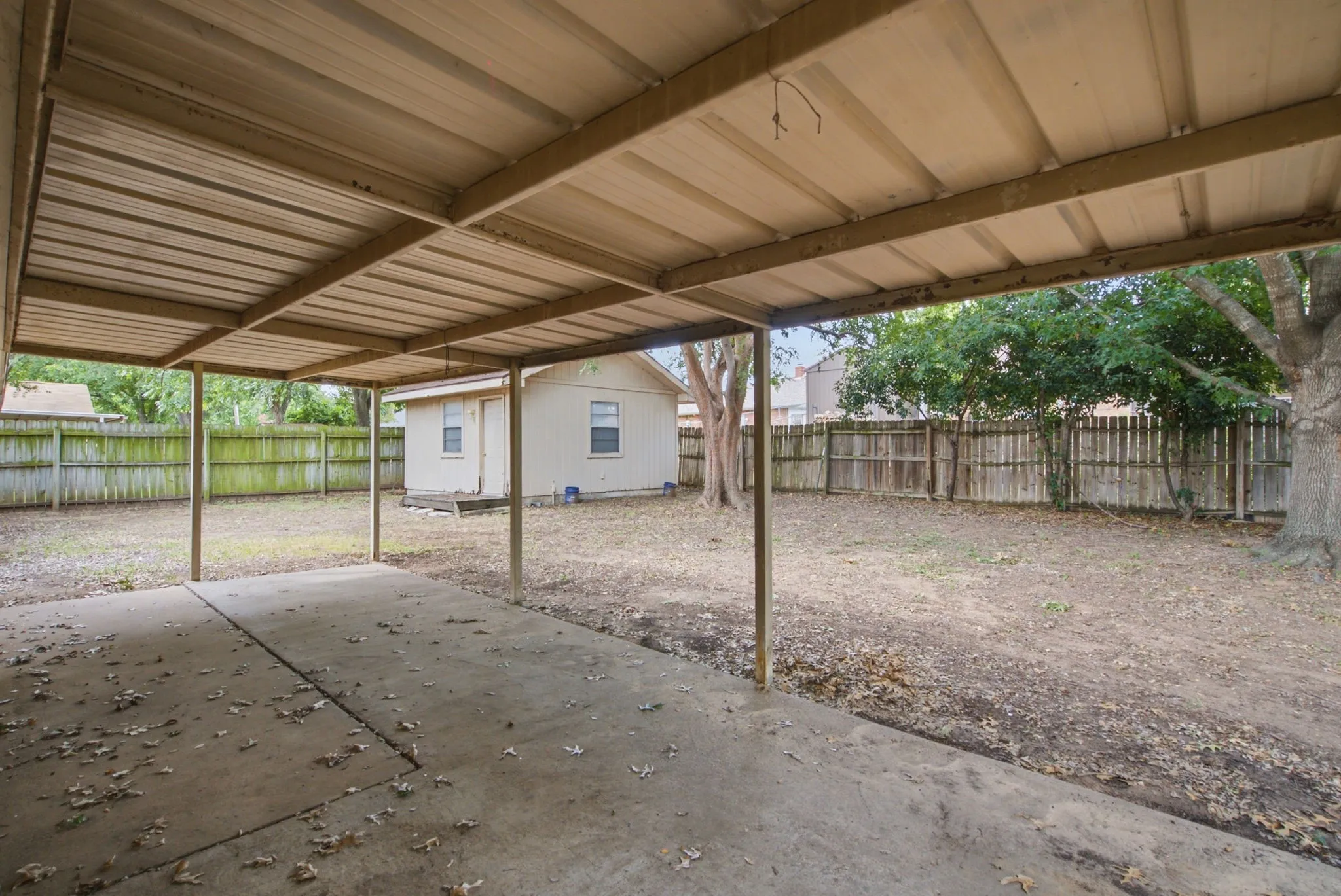 Single Family Residence For Sale in Erath County , 1408 Inglewood Drive, Stephenville, Texas 76401, 4 Bedroom, 2 Bathroom, 2 Garage spaces, 1,529 Sqft, built in 1983, mls#21324653, Real Estate Agent in Stephenville, Homes For Sale in Erath county, Homes For Sale in Stephenville, Realtor in Stephenville Texas, Real Estate Brokerage Independent Realty Texas, Luminita Cordes Realtor