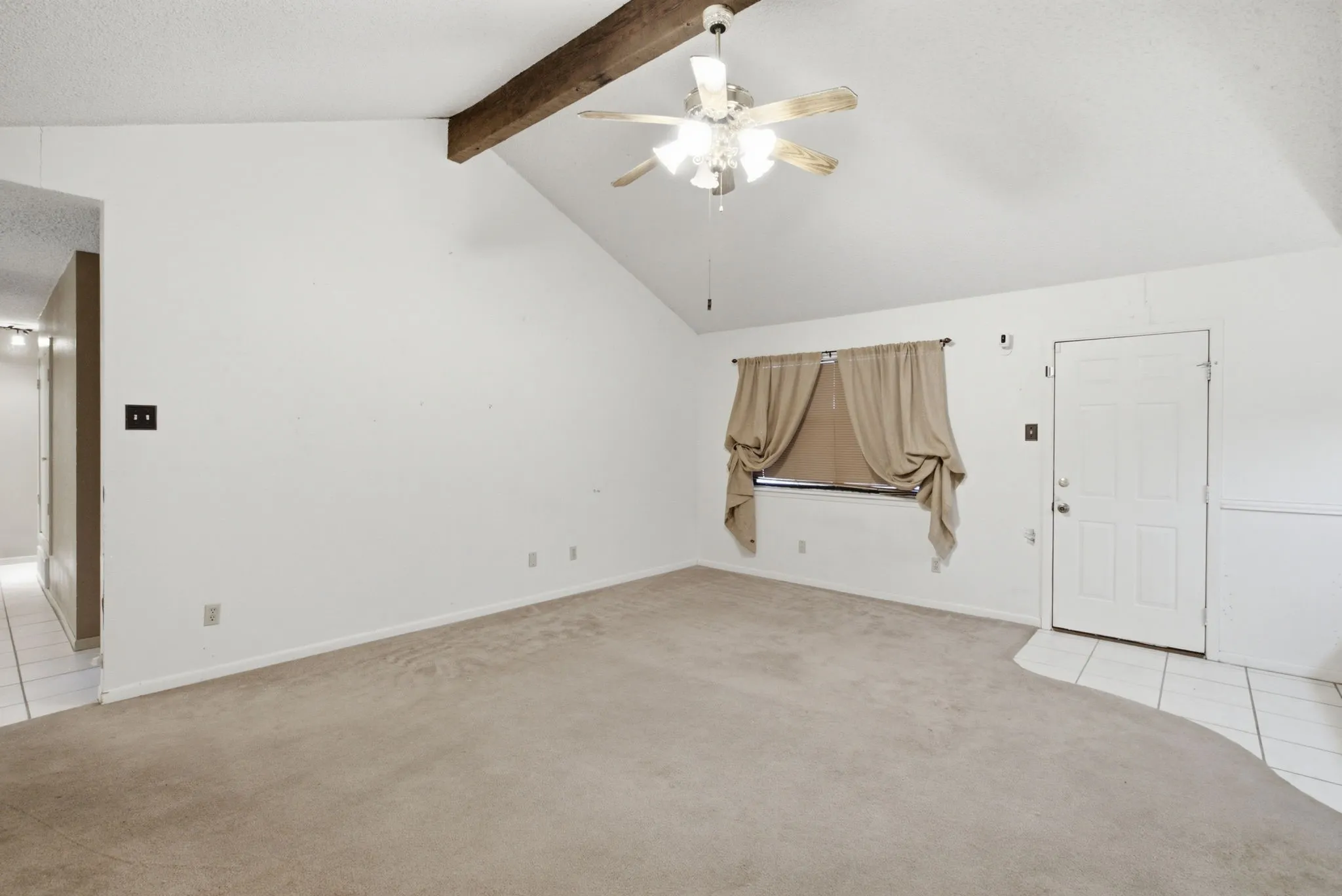 Single Family Residence For Sale in Erath County , 1408 Inglewood Drive, Stephenville, Texas 76401, 4 Bedroom, 2 Bathroom, 2 Garage spaces, 1,529 Sqft, built in 1983, mls#21324653, Real Estate Agent in Stephenville, Homes For Sale in Erath county, Homes For Sale in Stephenville, Realtor in Stephenville Texas, Real Estate Brokerage Independent Realty Texas, Luminita Cordes Realtor