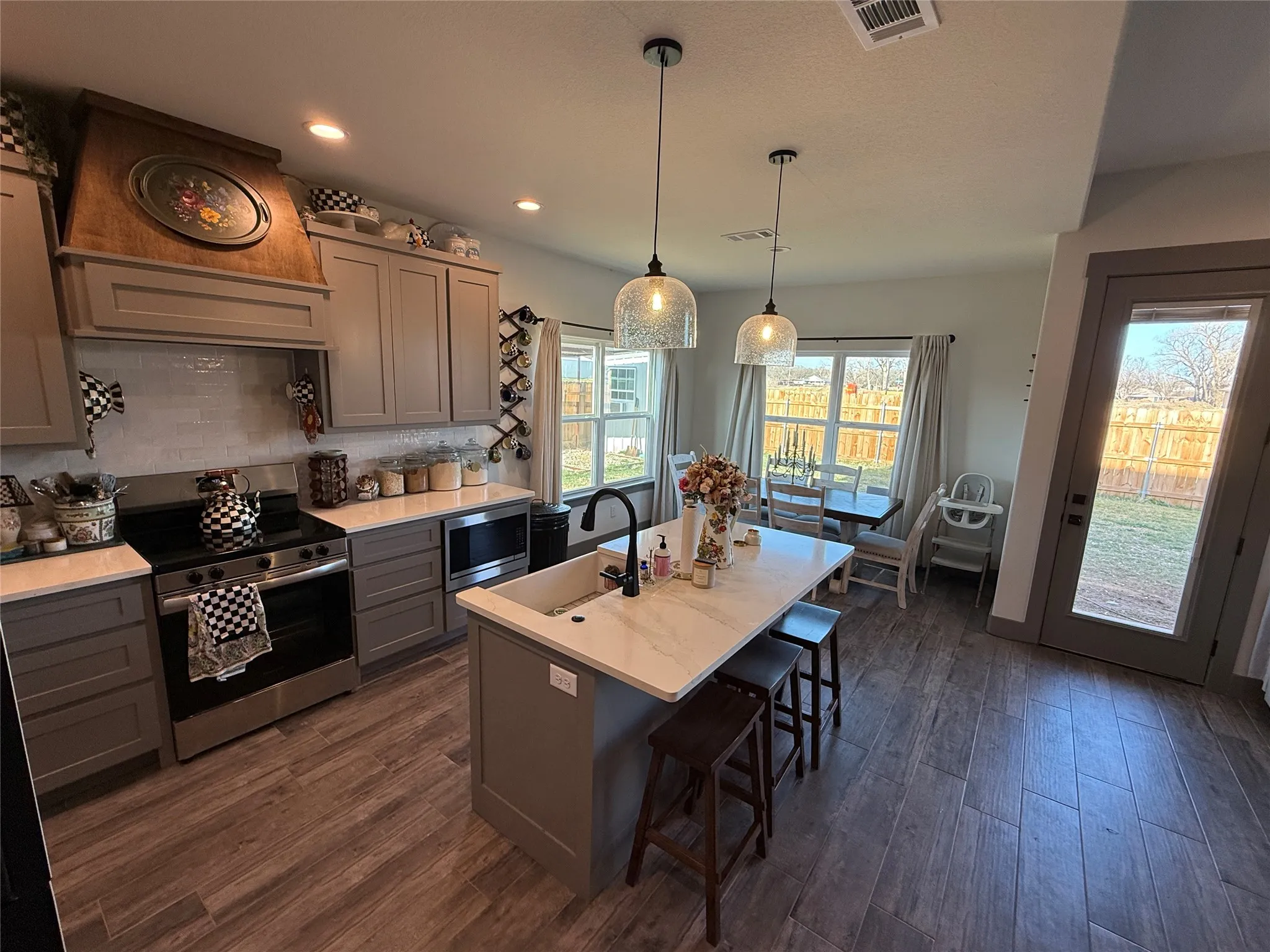 Single Family Residence For Sale in Hood County , 9221 Parkview, Tolar, Texas 76476, 3 Bedroom, 2 Bathroom, 2 Garage spaces, 1,458 Sqft, built in 2025, mls#21324713, Real Estate Agent in Tolar, Homes For Sale in Hood county, Homes For Sale in Tolar, Realtor in Tolar Texas, Real Estate Brokerage Independent Realty Texas, Luminita Cordes Realtor