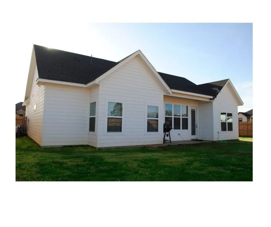 Single Family Residence For Sale in Hood County , 9221 Parkview, Tolar, Texas 76476, 3 Bedroom, 2 Bathroom, 2 Garage spaces, 1,458 Sqft, built in 2025, mls#21324713, Real Estate Agent in Tolar, Homes For Sale in Hood county, Homes For Sale in Tolar, Realtor in Tolar Texas, Real Estate Brokerage Independent Realty Texas, Luminita Cordes Realtor