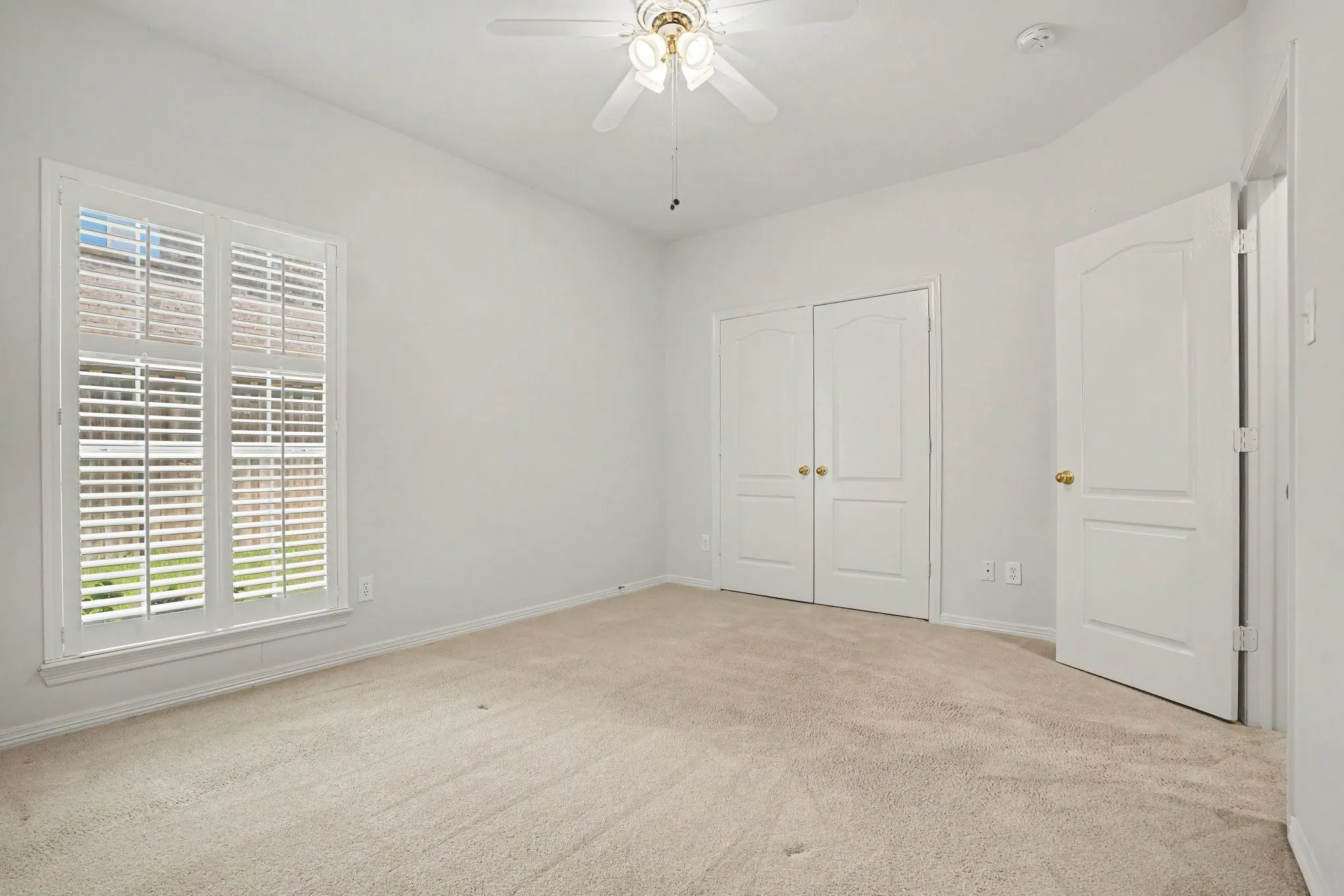 Single Family Residence For Sale in Dallas County , 2813 Persimmon Place, Rowlett, Texas 75088, 3 Bedroom, 3 Bathroom, 2 Garage spaces, 2,489 Sqft, built in 1994, mls#21324656, Real Estate Agent in Rowlett, Homes For Sale in Dallas county, Homes For Sale in Rowlett, Realtor in Rowlett Texas, Real Estate Brokerage Independent Realty Texas, Luminita Cordes Realtor