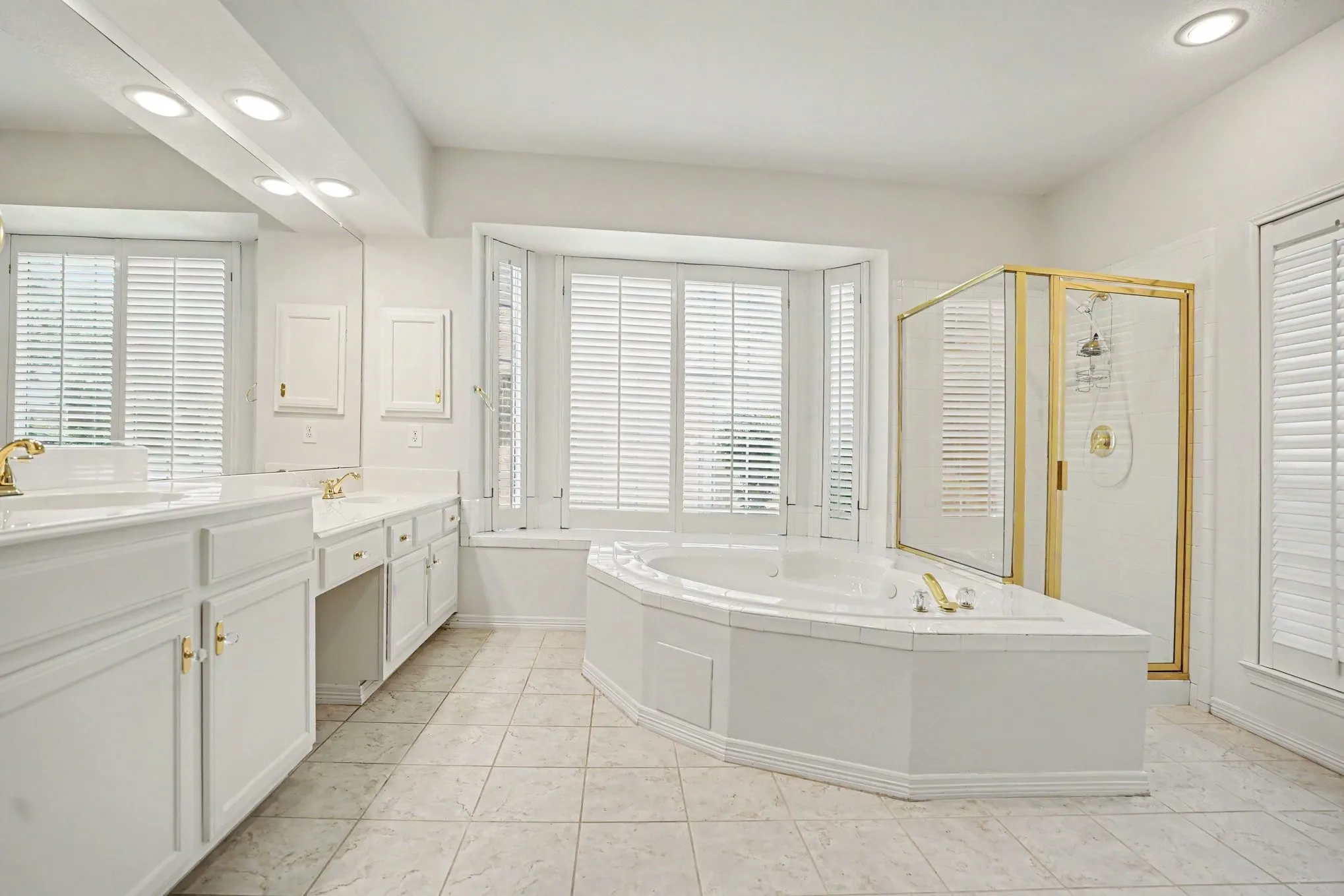 Single Family Residence For Sale in Dallas County , 2813 Persimmon Place, Rowlett, Texas 75088, 3 Bedroom, 3 Bathroom, 2 Garage spaces, 2,489 Sqft, built in 1994, mls#21324656, Real Estate Agent in Rowlett, Homes For Sale in Dallas county, Homes For Sale in Rowlett, Realtor in Rowlett Texas, Real Estate Brokerage Independent Realty Texas, Luminita Cordes Realtor