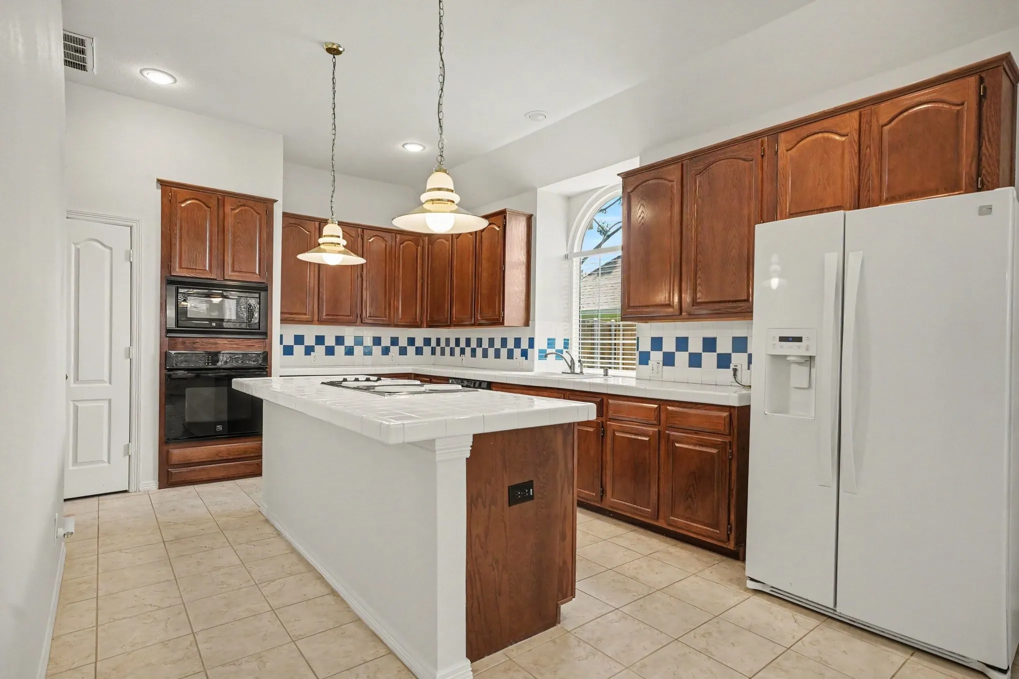 Single Family Residence For Sale in Dallas County , 2813 Persimmon Place, Rowlett, Texas 75088, 3 Bedroom, 3 Bathroom, 2 Garage spaces, 2,489 Sqft, built in 1994, mls#21324656, Real Estate Agent in Rowlett, Homes For Sale in Dallas county, Homes For Sale in Rowlett, Realtor in Rowlett Texas, Real Estate Brokerage Independent Realty Texas, Luminita Cordes Realtor