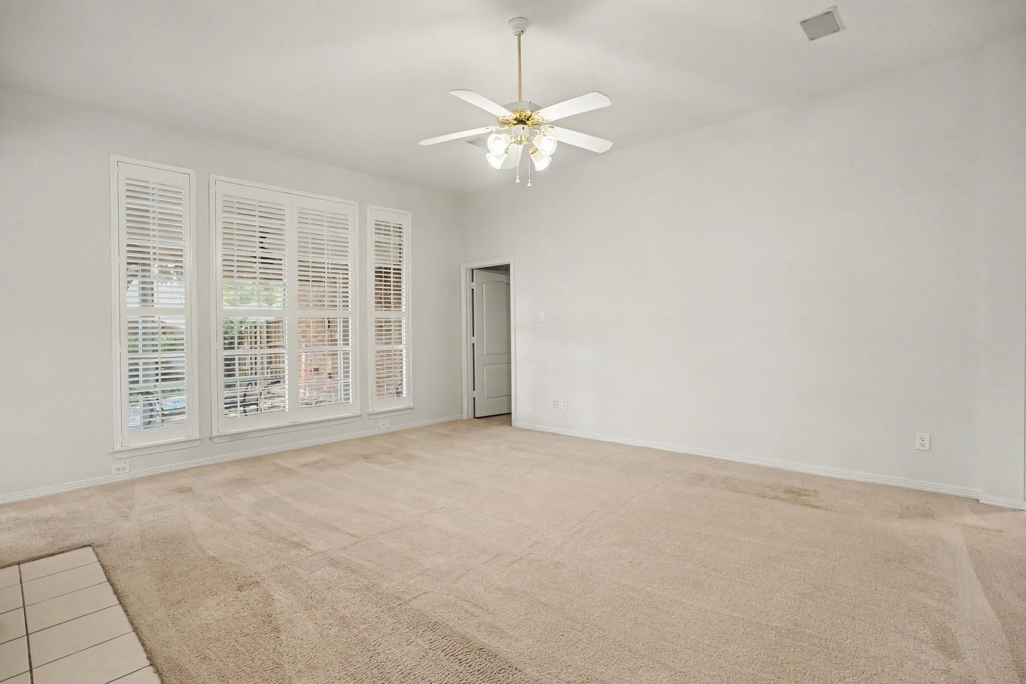Single Family Residence For Sale in Dallas County , 2813 Persimmon Place, Rowlett, Texas 75088, 3 Bedroom, 3 Bathroom, 2 Garage spaces, 2,489 Sqft, built in 1994, mls#21324656, Real Estate Agent in Rowlett, Homes For Sale in Dallas county, Homes For Sale in Rowlett, Realtor in Rowlett Texas, Real Estate Brokerage Independent Realty Texas, Luminita Cordes Realtor