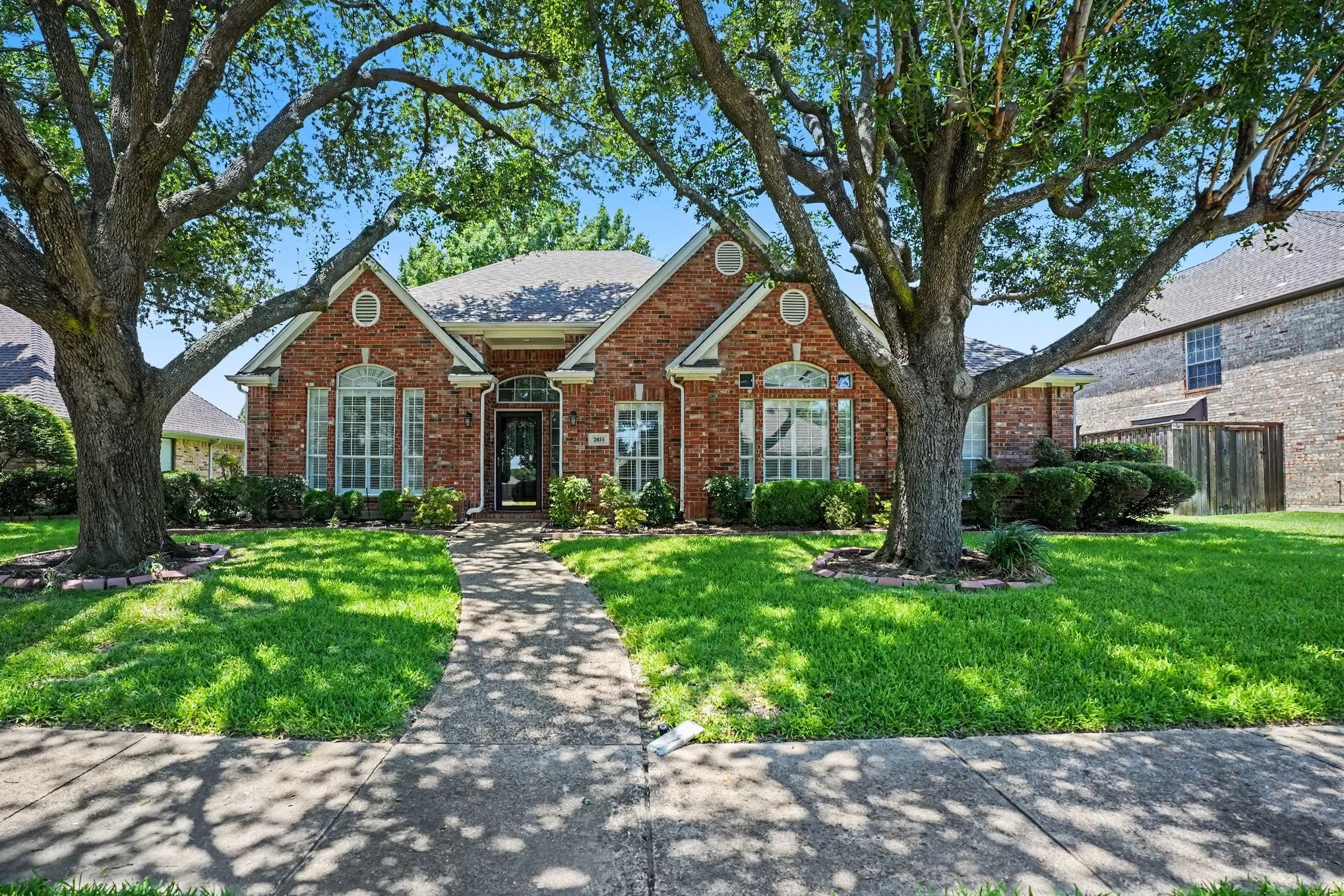 Single Family Residence For Sale in Dallas County , 2813 Persimmon Place, Rowlett, Texas 75088, 3 Bedroom, 3 Bathroom, 2 Garage spaces, 2,489 Sqft, built in 1994, mls#21324656, Real Estate Agent in Rowlett, Homes For Sale in Dallas county, Homes For Sale in Rowlett, Realtor in Rowlett Texas, Real Estate Brokerage Independent Realty Texas, Luminita Cordes Realtor