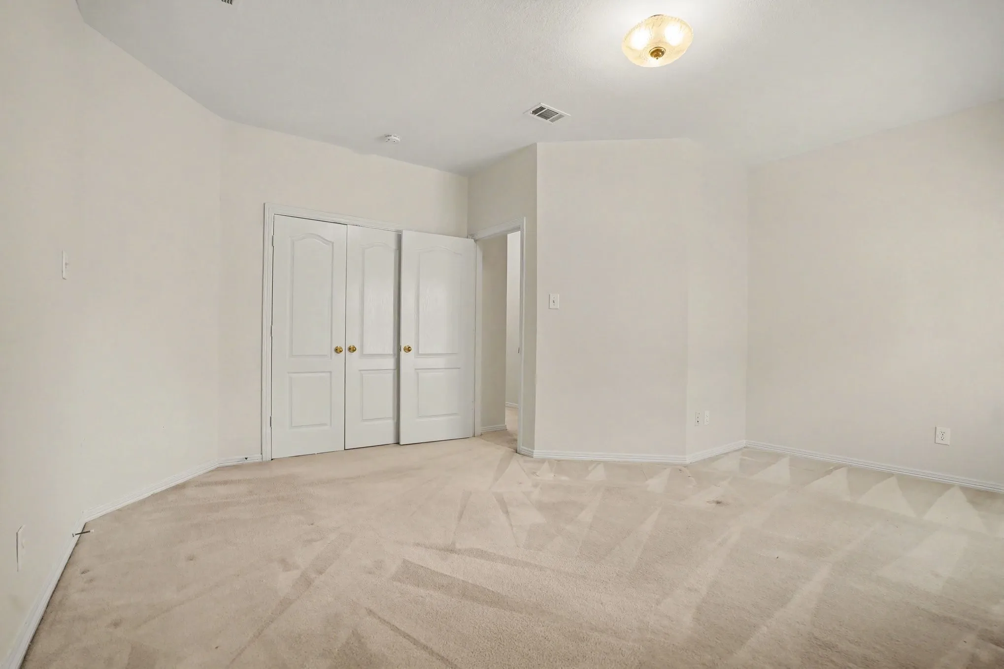 Single Family Residence For Sale in Dallas County , 2813 Persimmon Place, Rowlett, Texas 75088, 3 Bedroom, 3 Bathroom, 2 Garage spaces, 2,489 Sqft, built in 1994, mls#21324656, Real Estate Agent in Rowlett, Homes For Sale in Dallas county, Homes For Sale in Rowlett, Realtor in Rowlett Texas, Real Estate Brokerage Independent Realty Texas, Luminita Cordes Realtor
